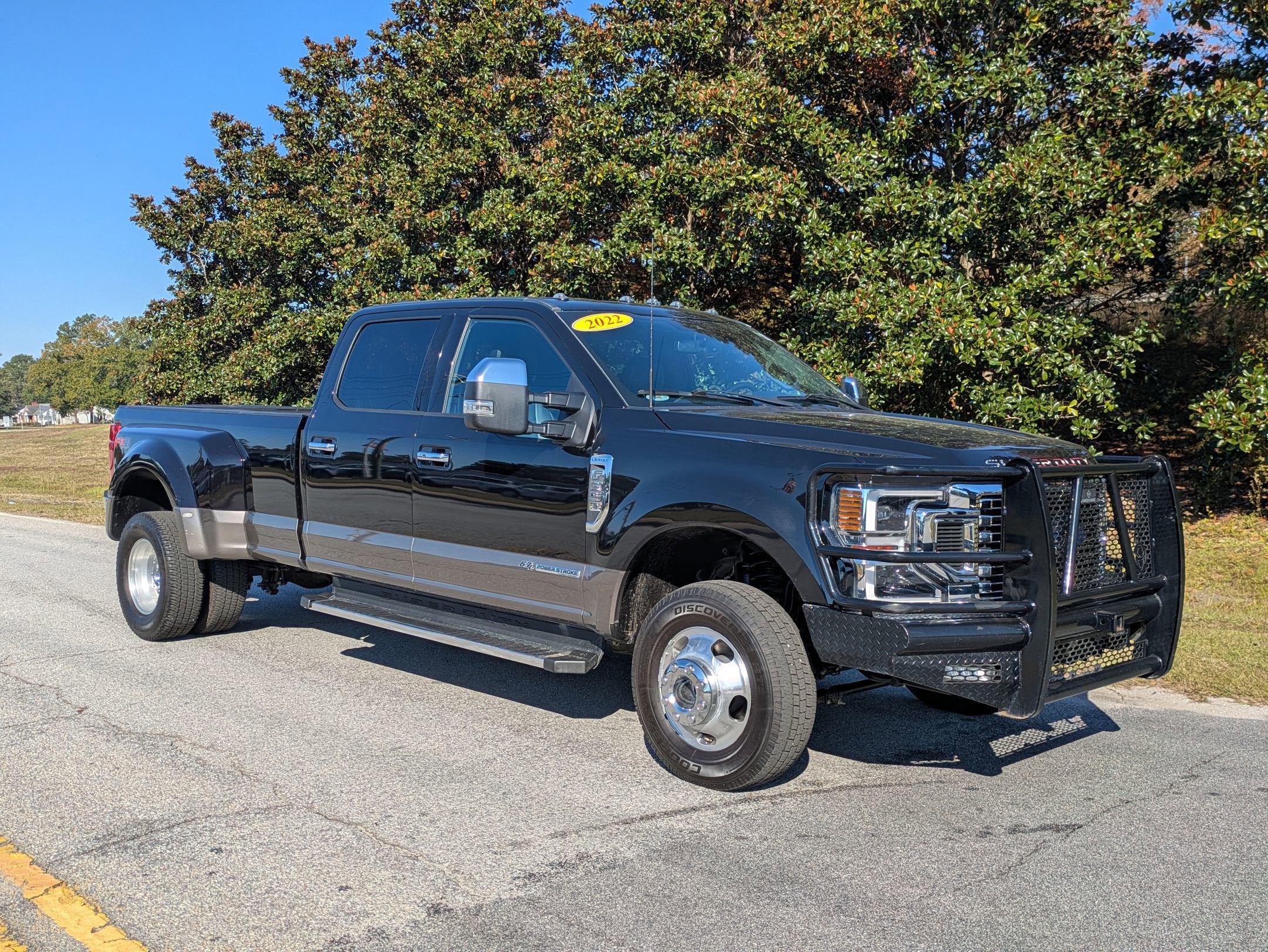 2022 Ford Super Duty F-350 DRW LARIAT