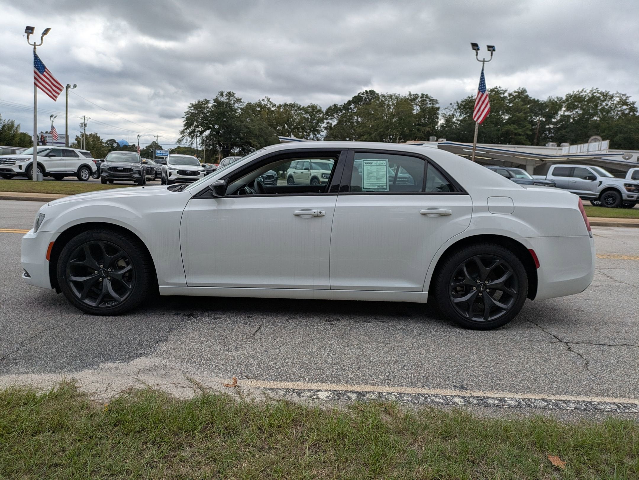 2023 Chrysler 300 Touring