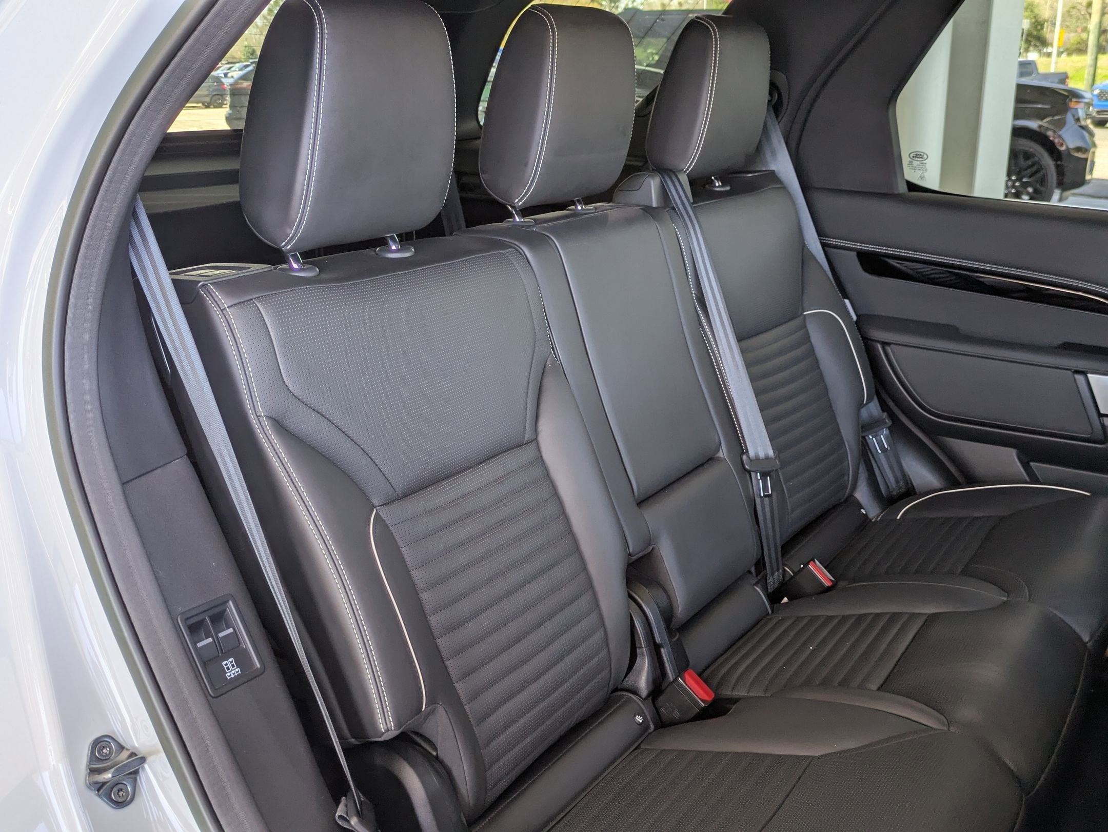 2023 Land Rover Discovery S R-Dynamic