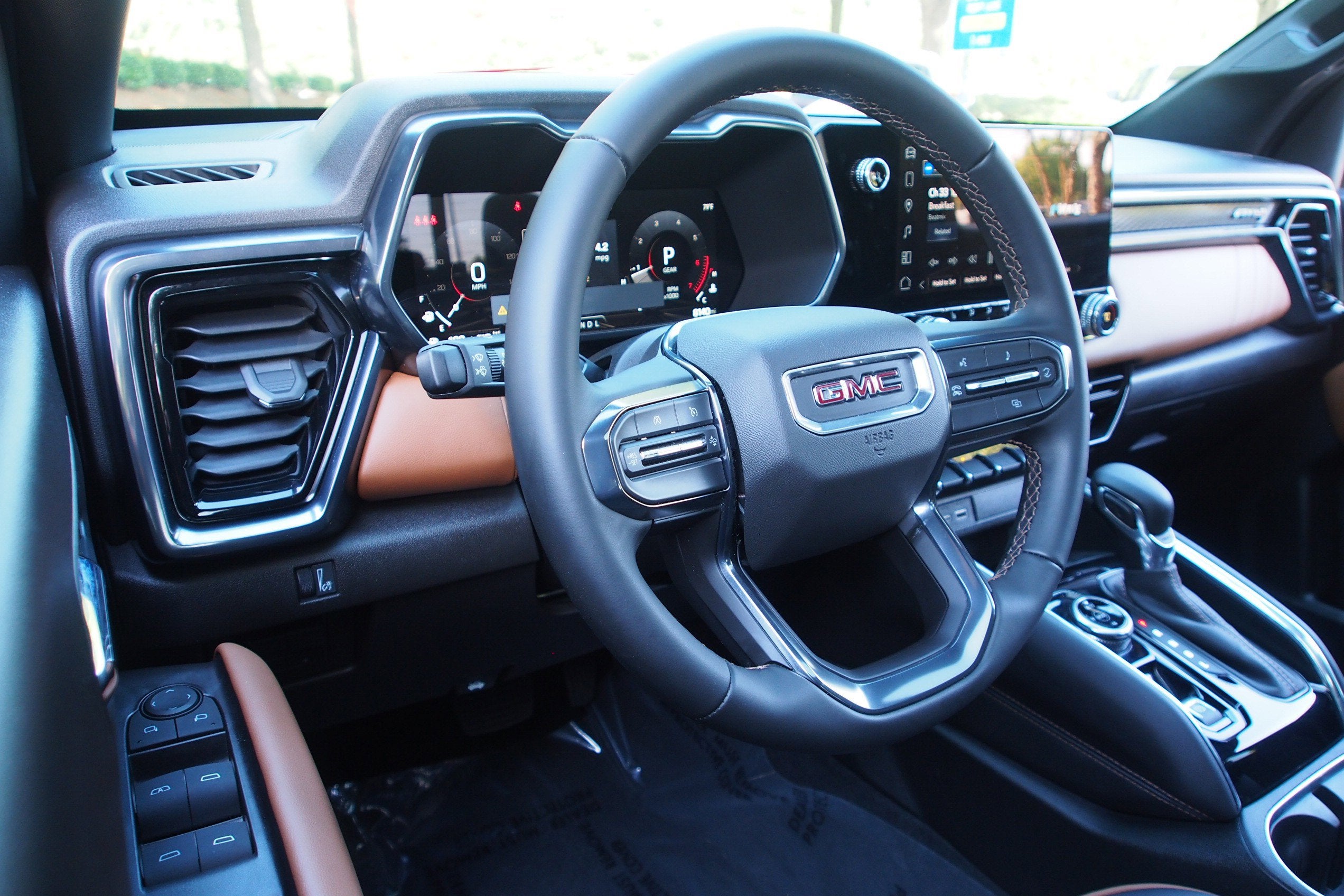 2024 GMC Canyon 4WD AT4