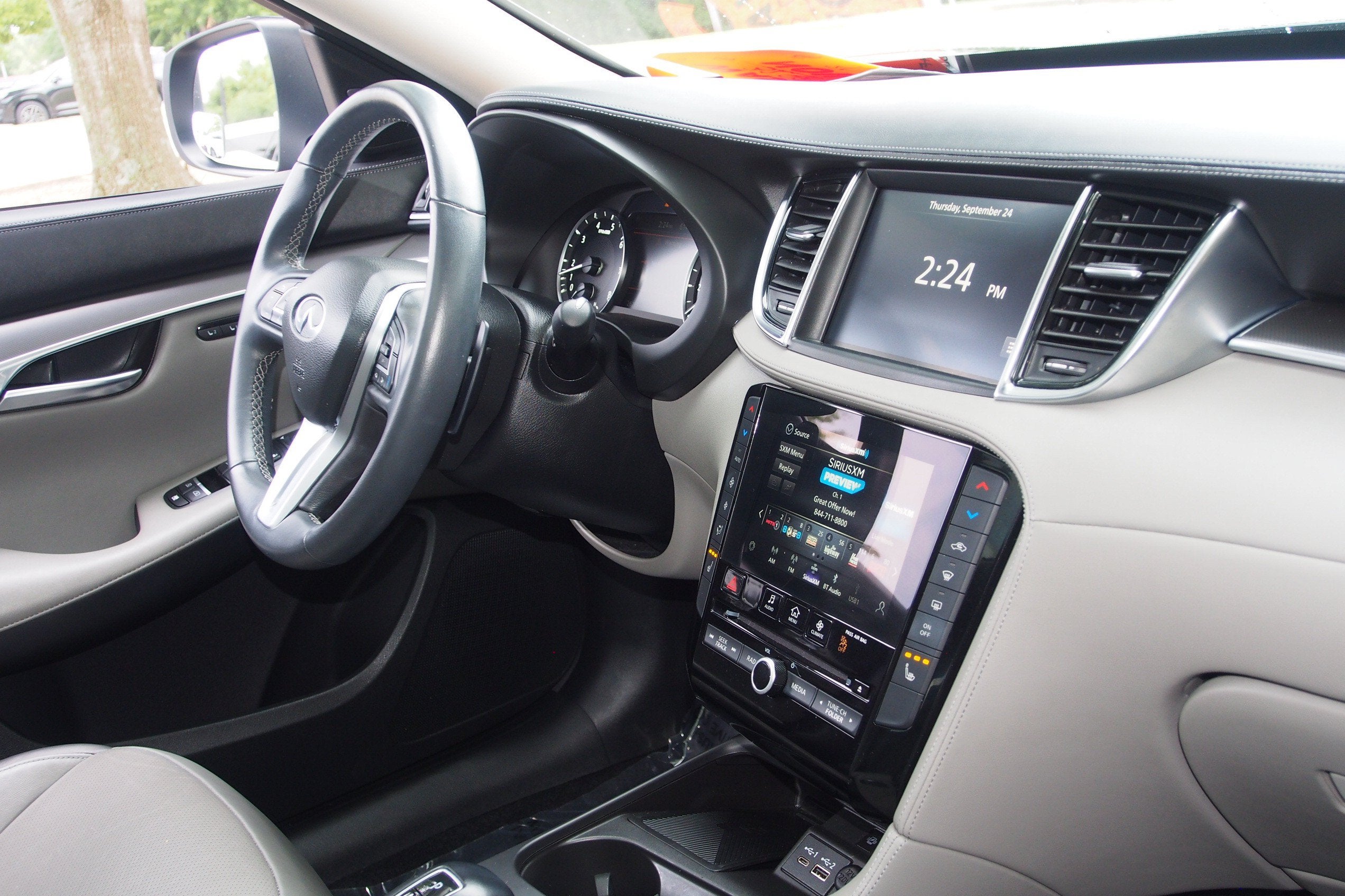 2023 INFINITI QX50 LUXE