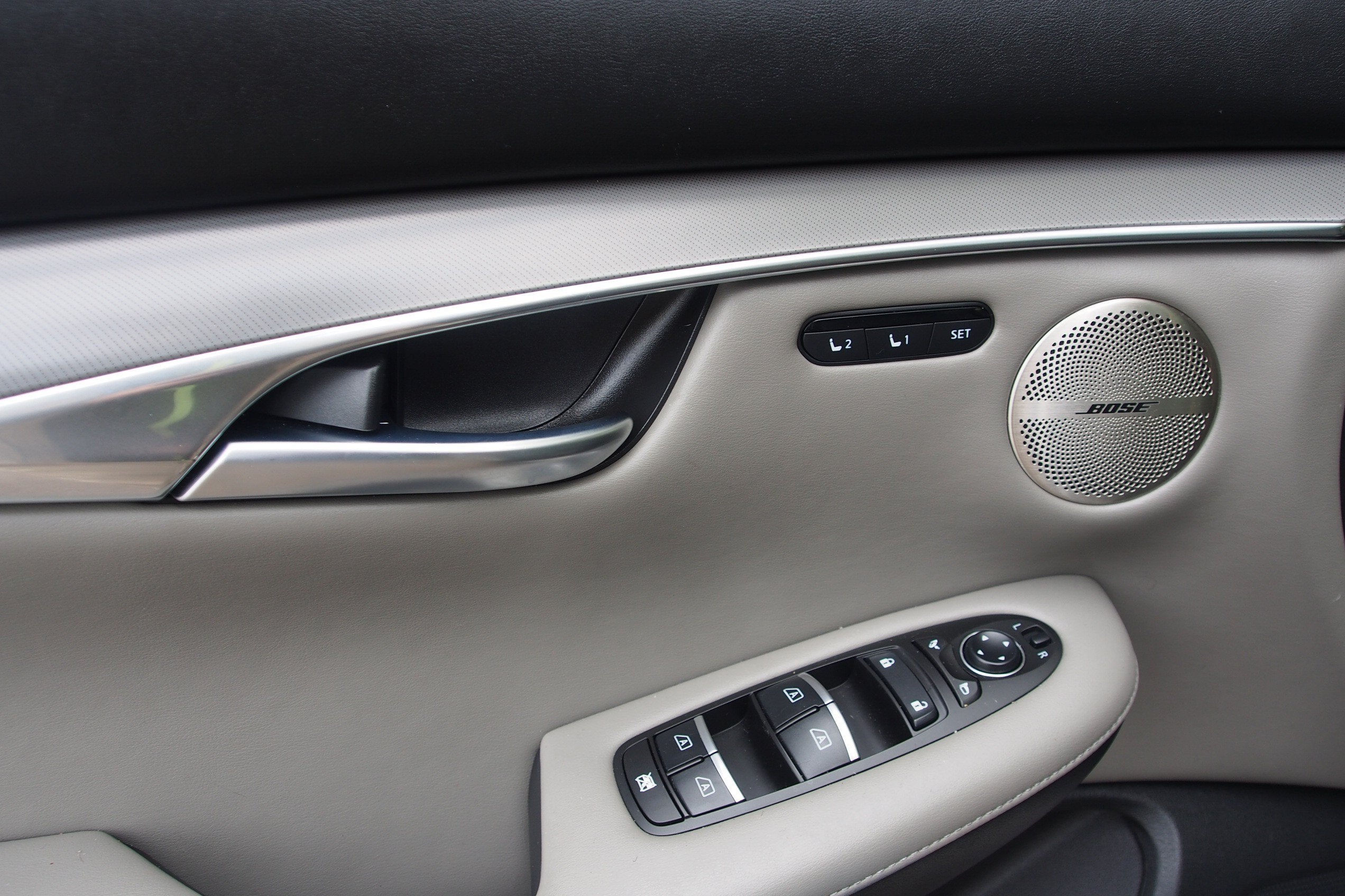 2023 INFINITI QX50 LUXE