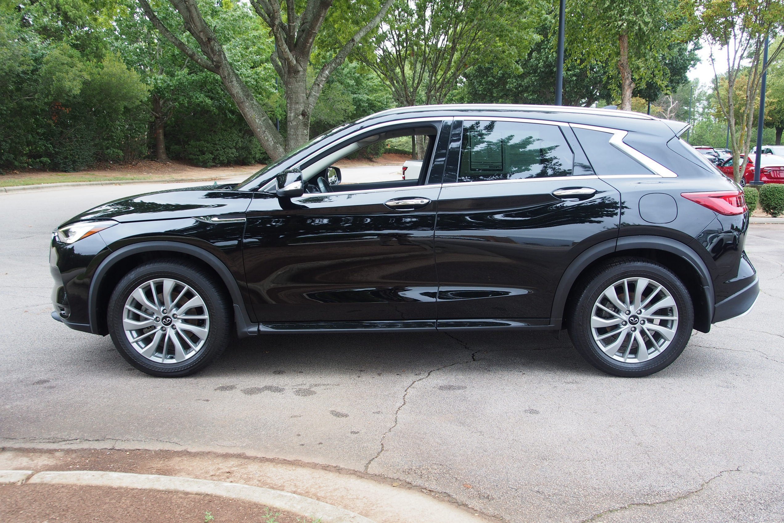 2023 INFINITI QX50 LUXE