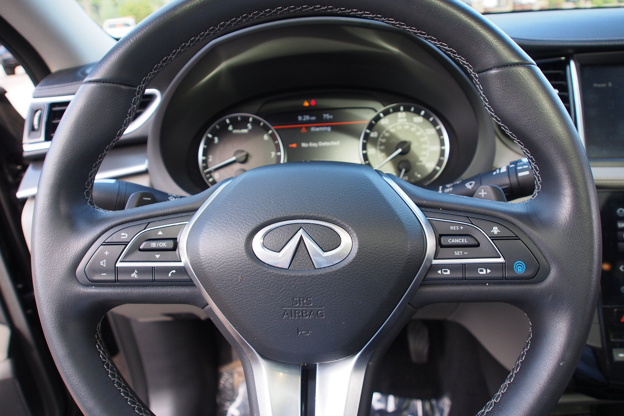 2025 INFINITI QX50 LUXE