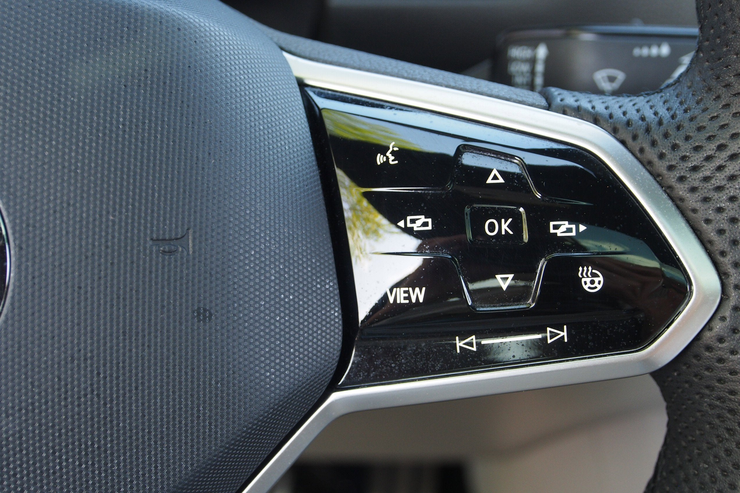 2022 Volkswagen Tiguan SEL R-Line