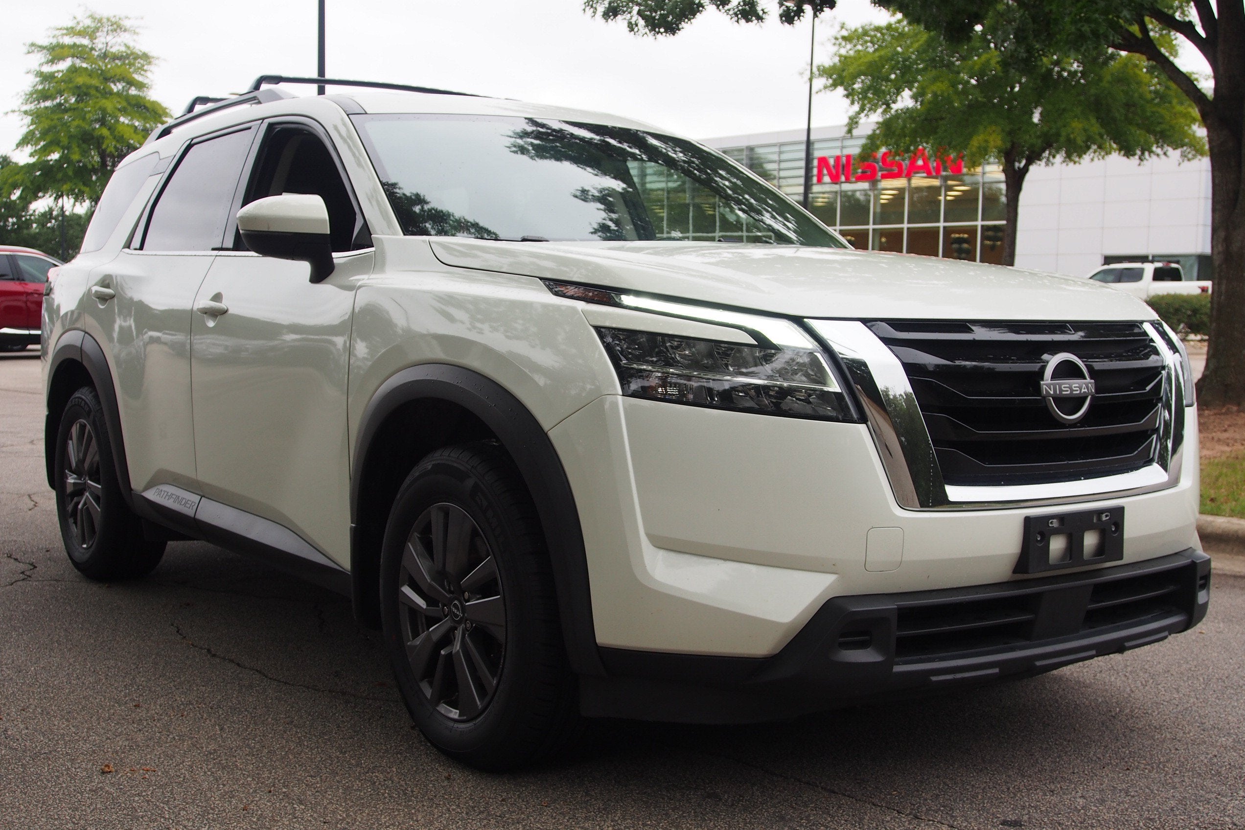 2022 Nissan Pathfinder SV