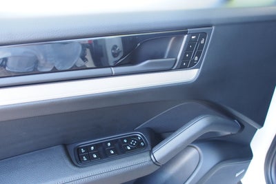 2024 Porsche Cayenne Base