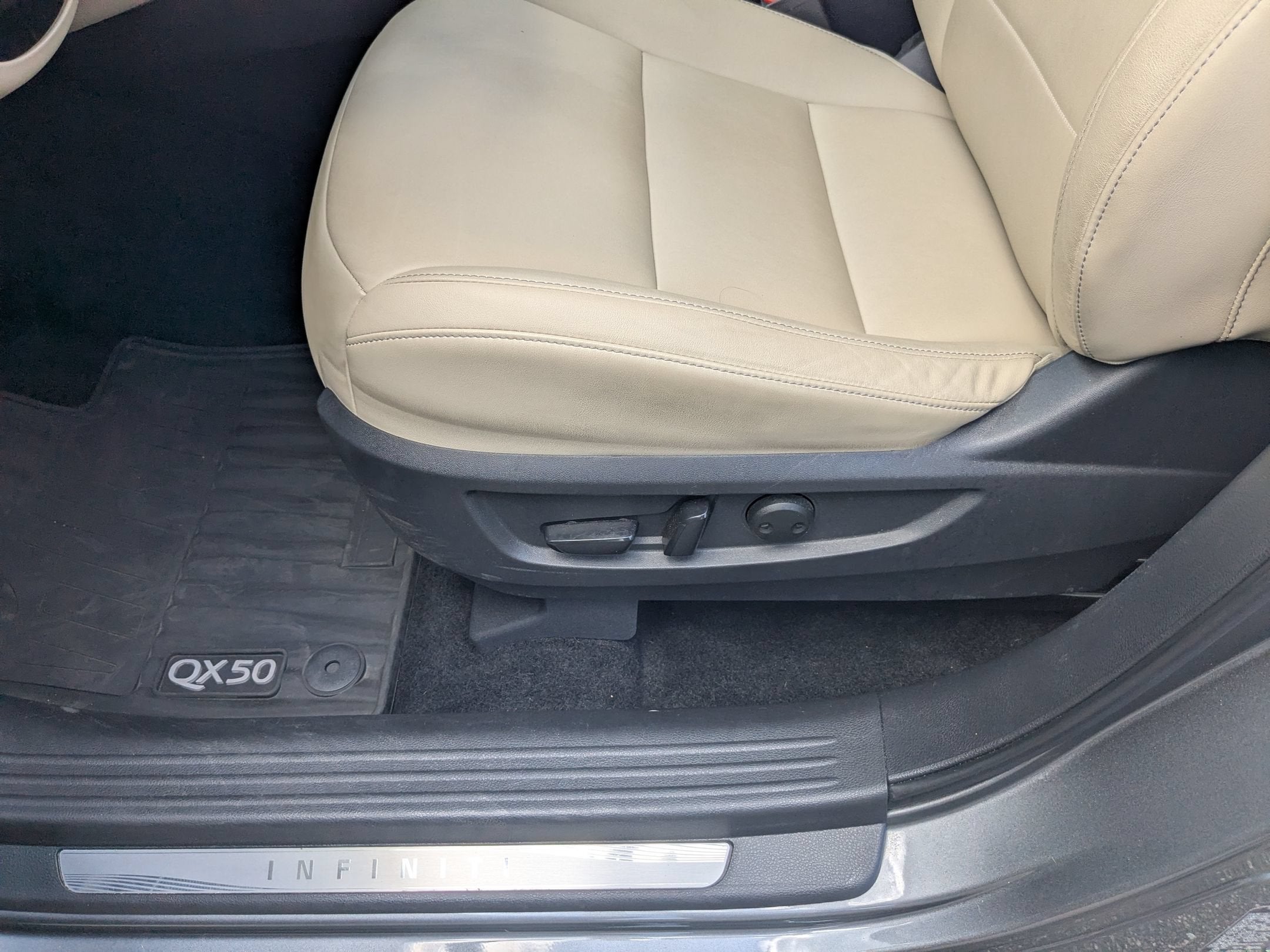 2019 INFINITI QX50 LUXE