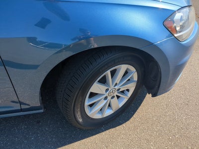 2019 Volkswagen Golf S