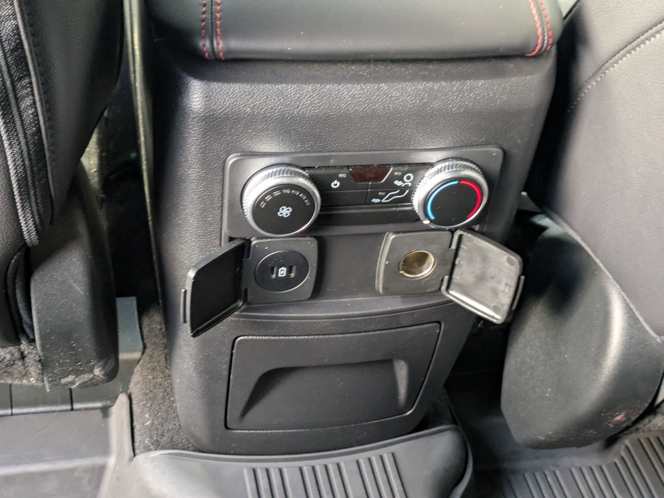 2024 Ford Explorer ST-Line