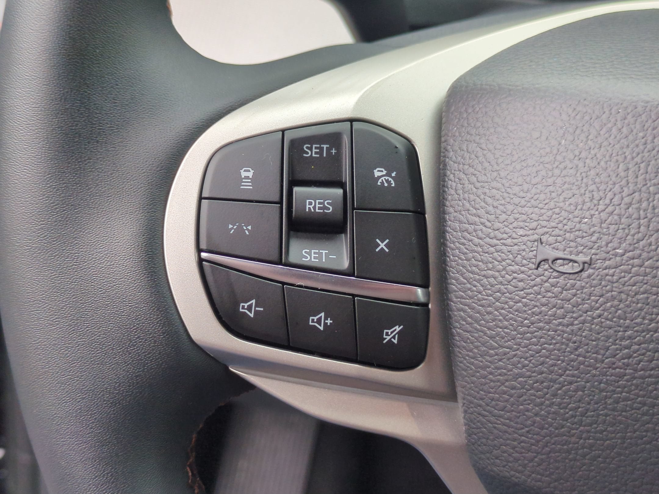 2027 Ford Explorer Active w/200A Pkg