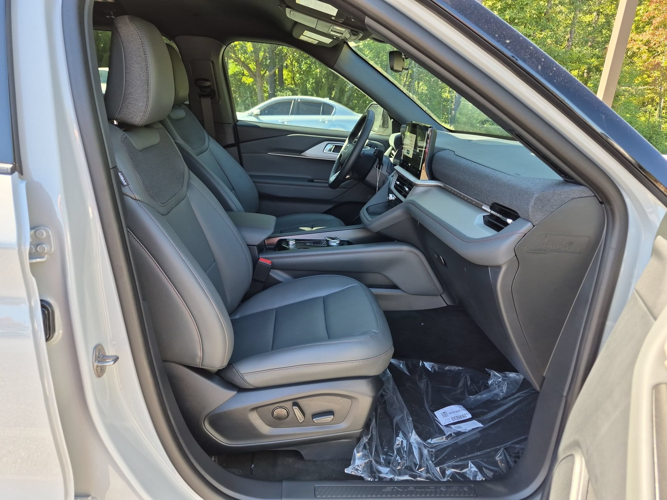 2027 Ford Explorer Active w/200A Pkg
