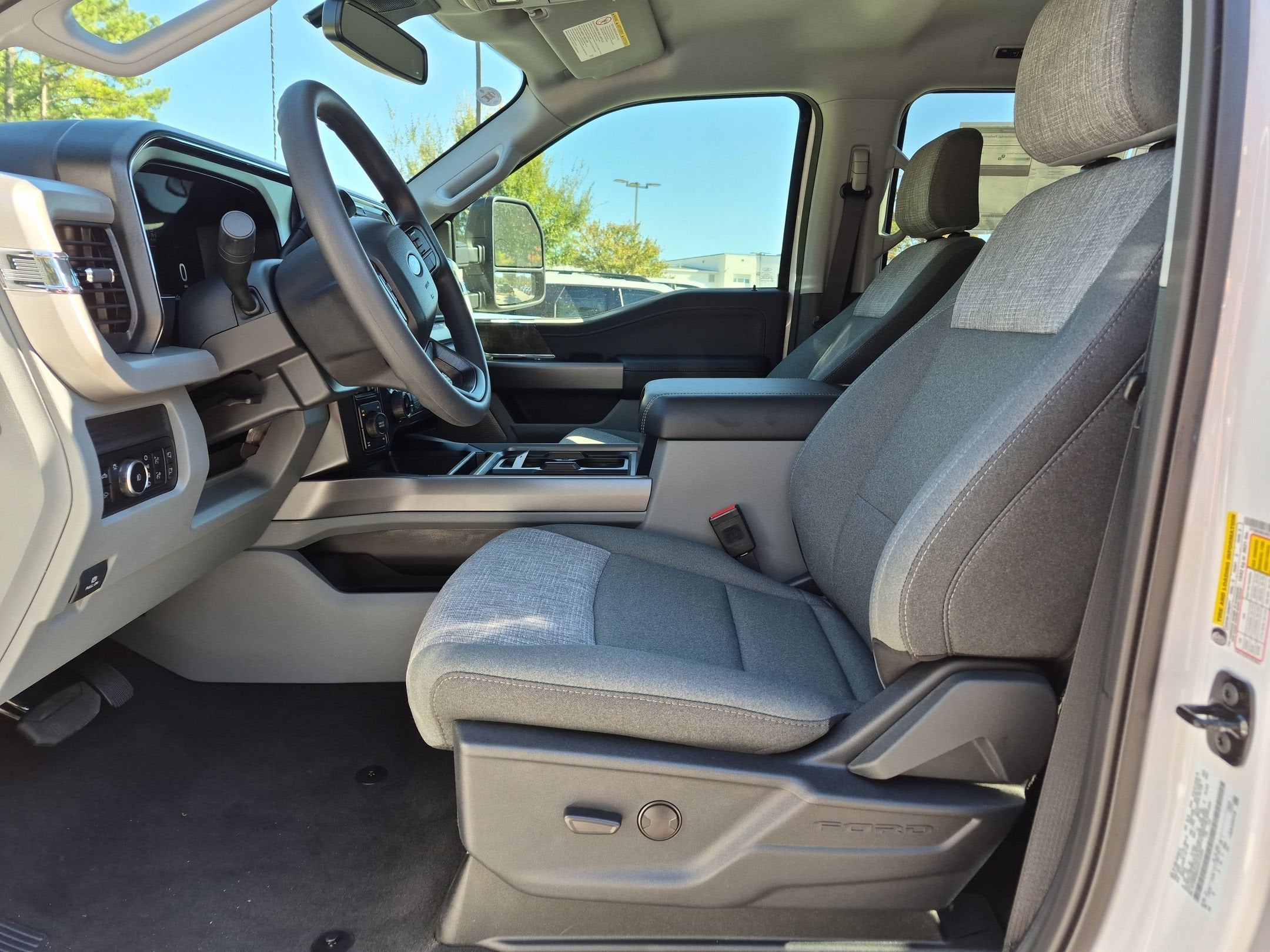 2027 Ford Super Duty F-250 SRW XLT