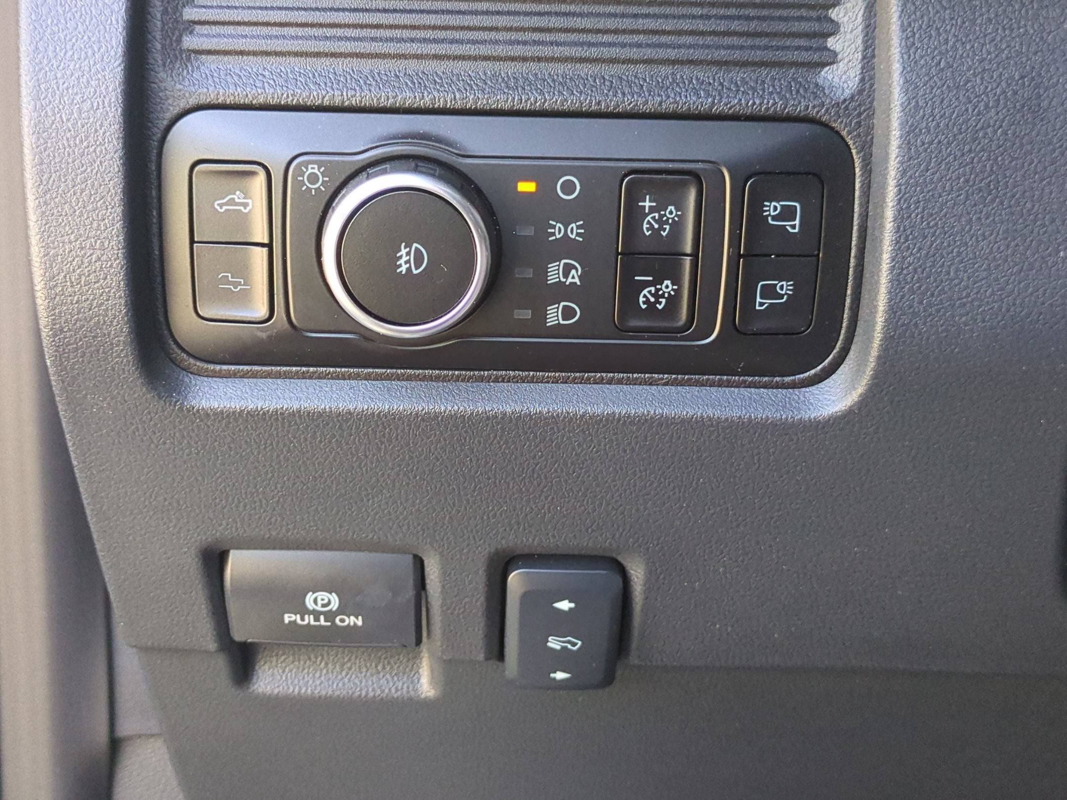 2025 Ford Super Duty F-350 DRW Platinum