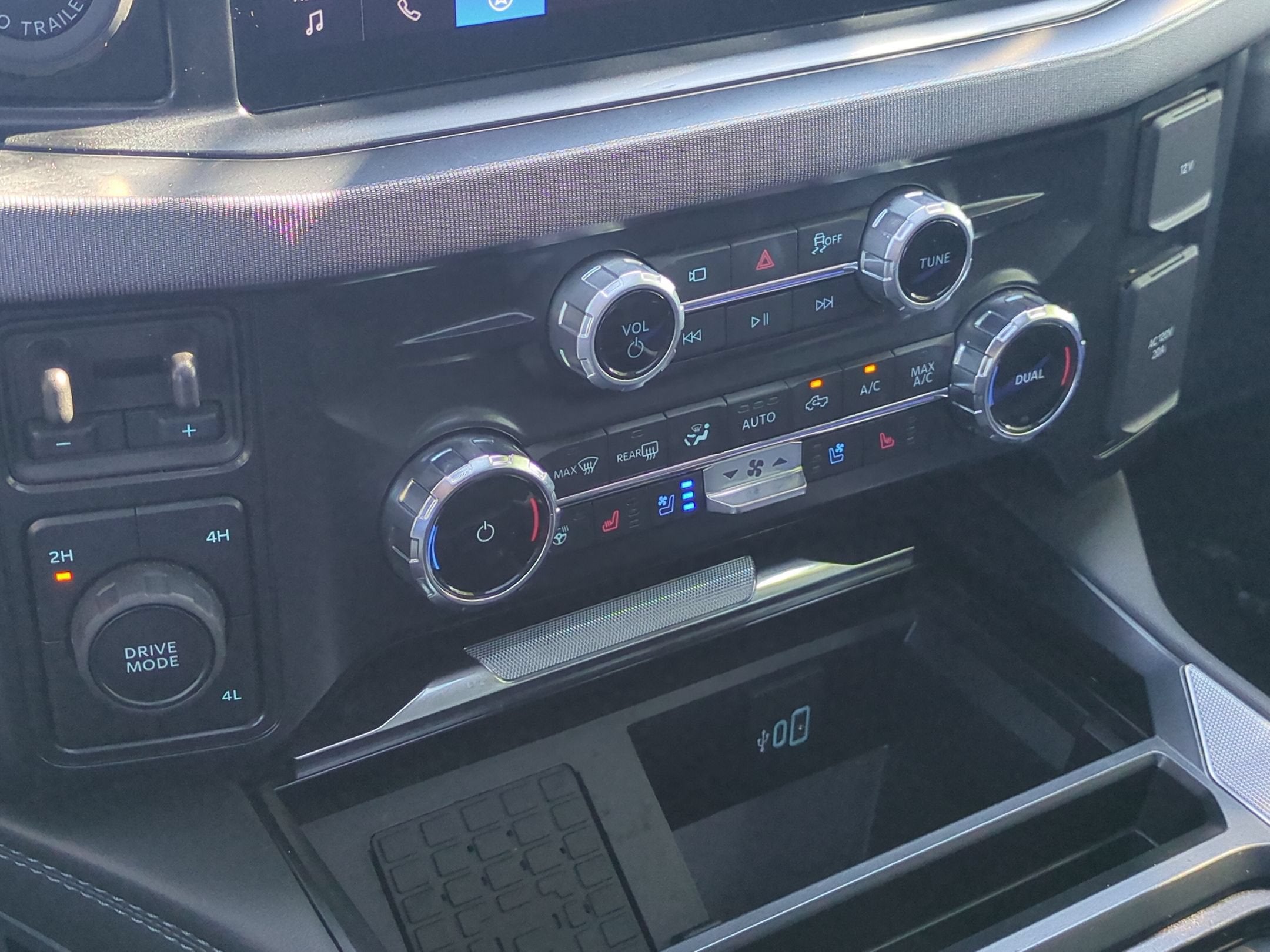 2025 Ford Super Duty F-350 DRW Platinum