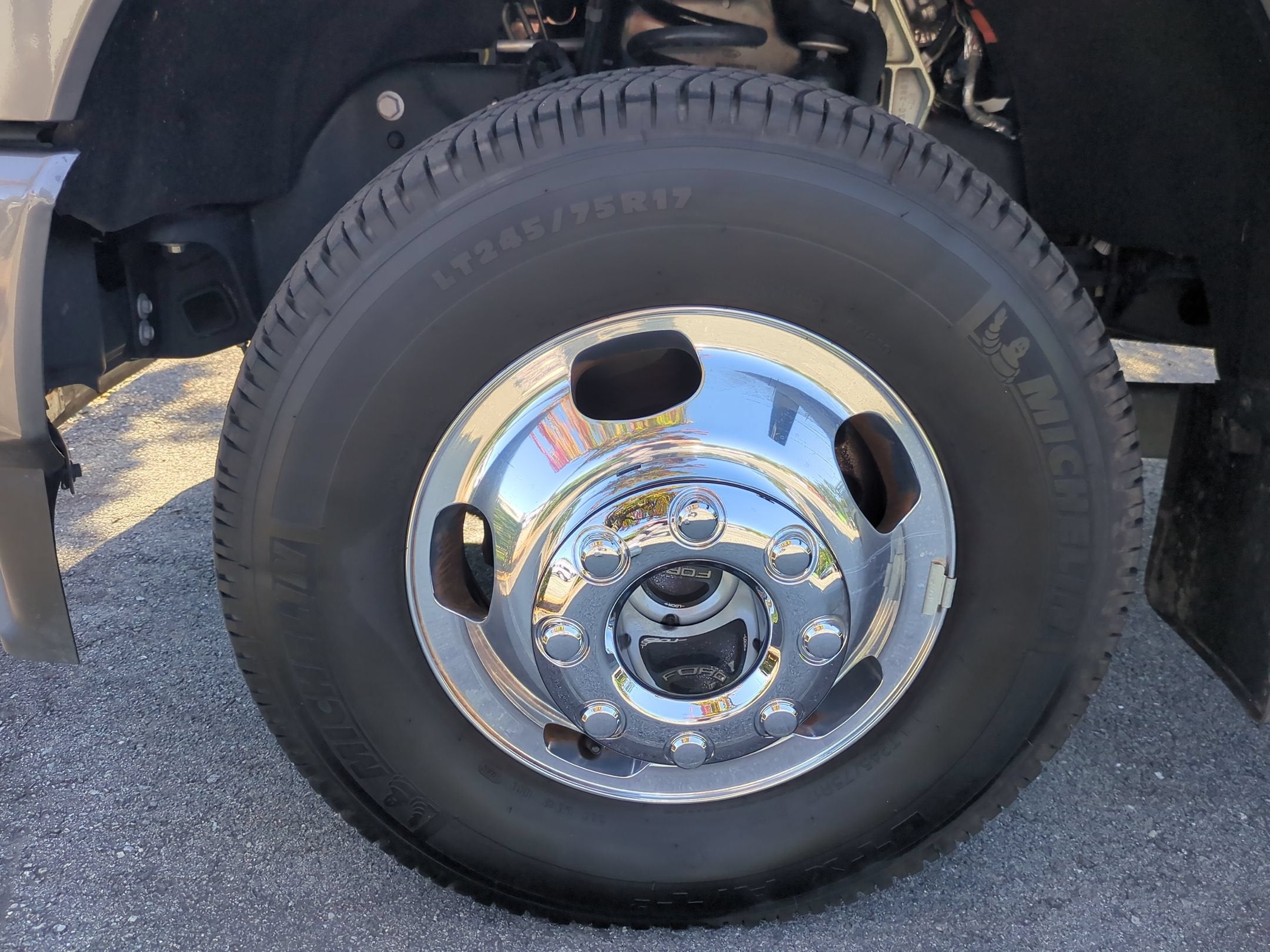 2025 Ford Super Duty F-350 DRW Platinum