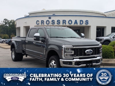 2026 Ford Super Duty F-350 DRW LARIAT
