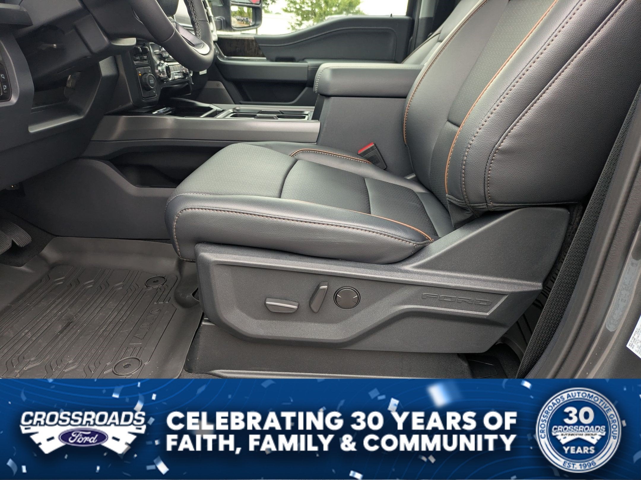 2026 Ford Super Duty F-350 DRW LARIAT