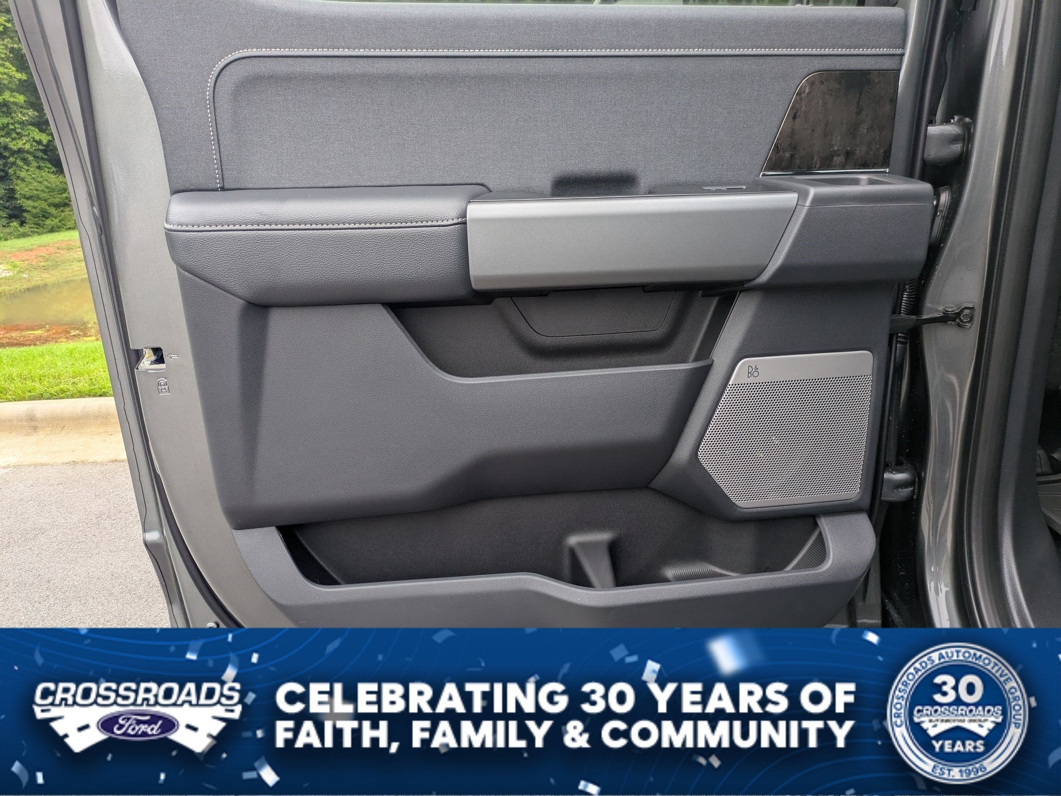 2026 Ford Super Duty F-350 DRW LARIAT