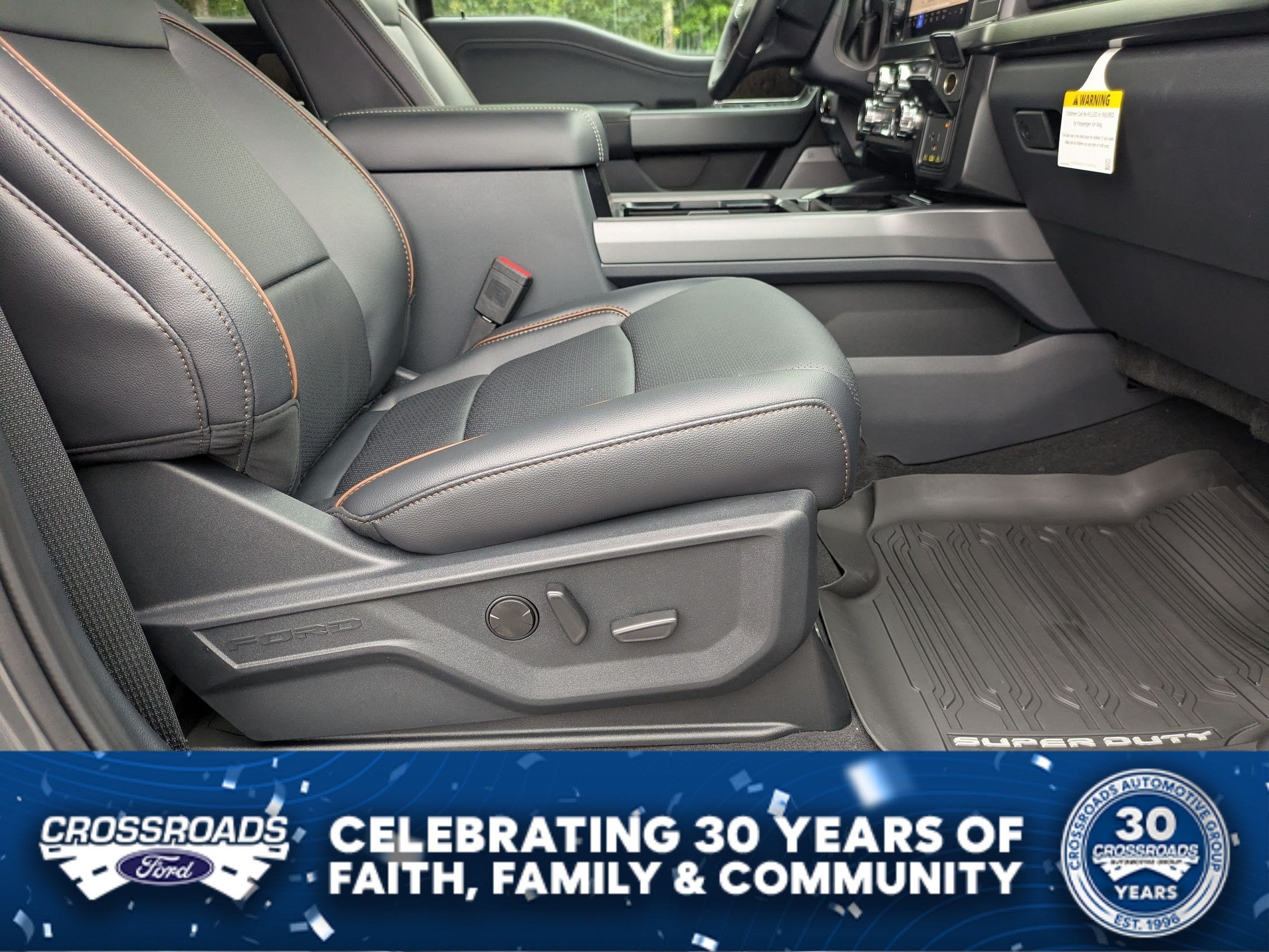 2026 Ford Super Duty F-350 DRW LARIAT