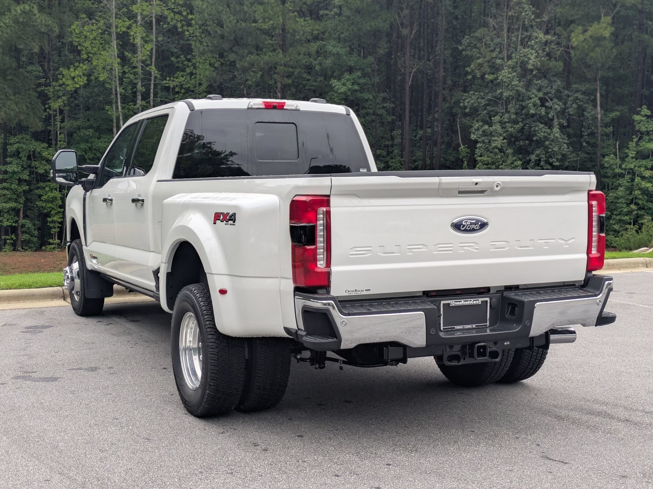 2026 Ford Super Duty F-350 DRW LARIAT