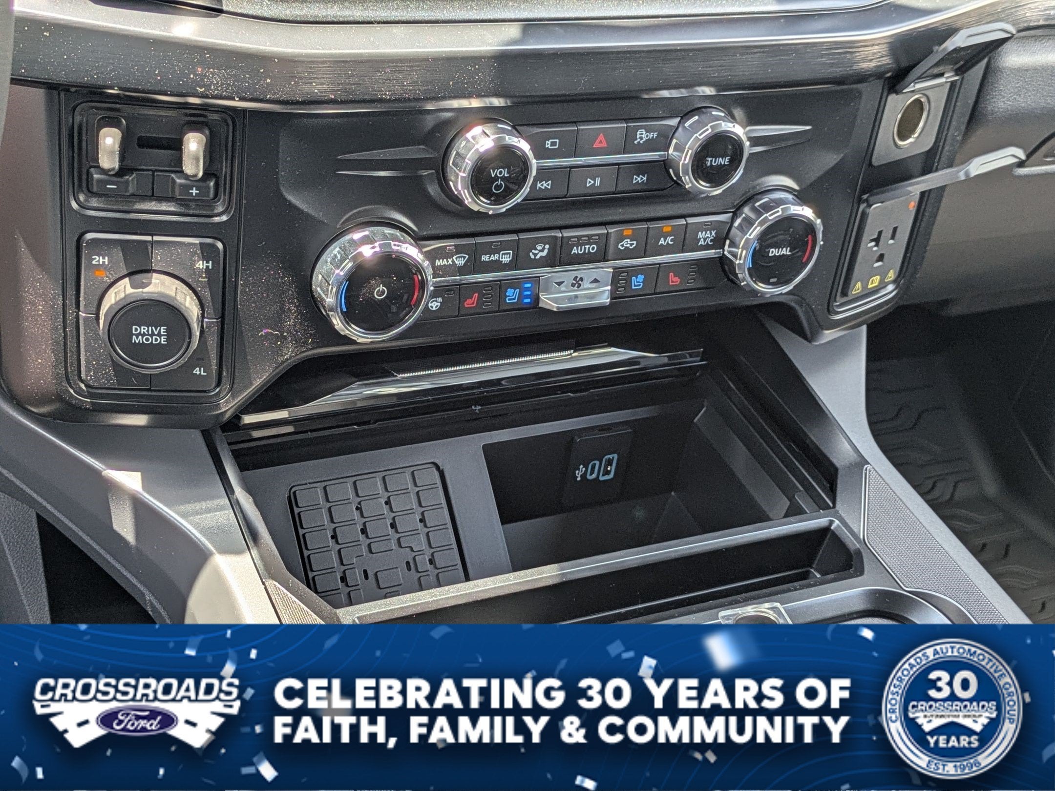 2026 Ford Super Duty F-350 DRW LARIAT