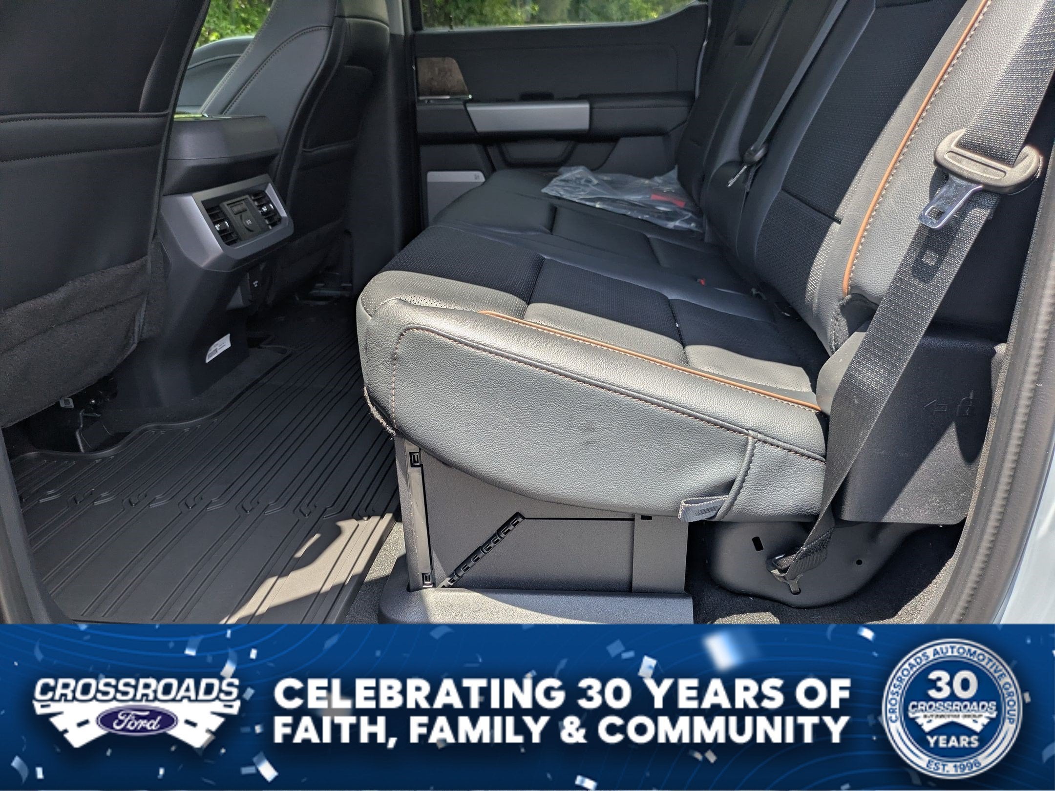 2026 Ford Super Duty F-350 DRW LARIAT