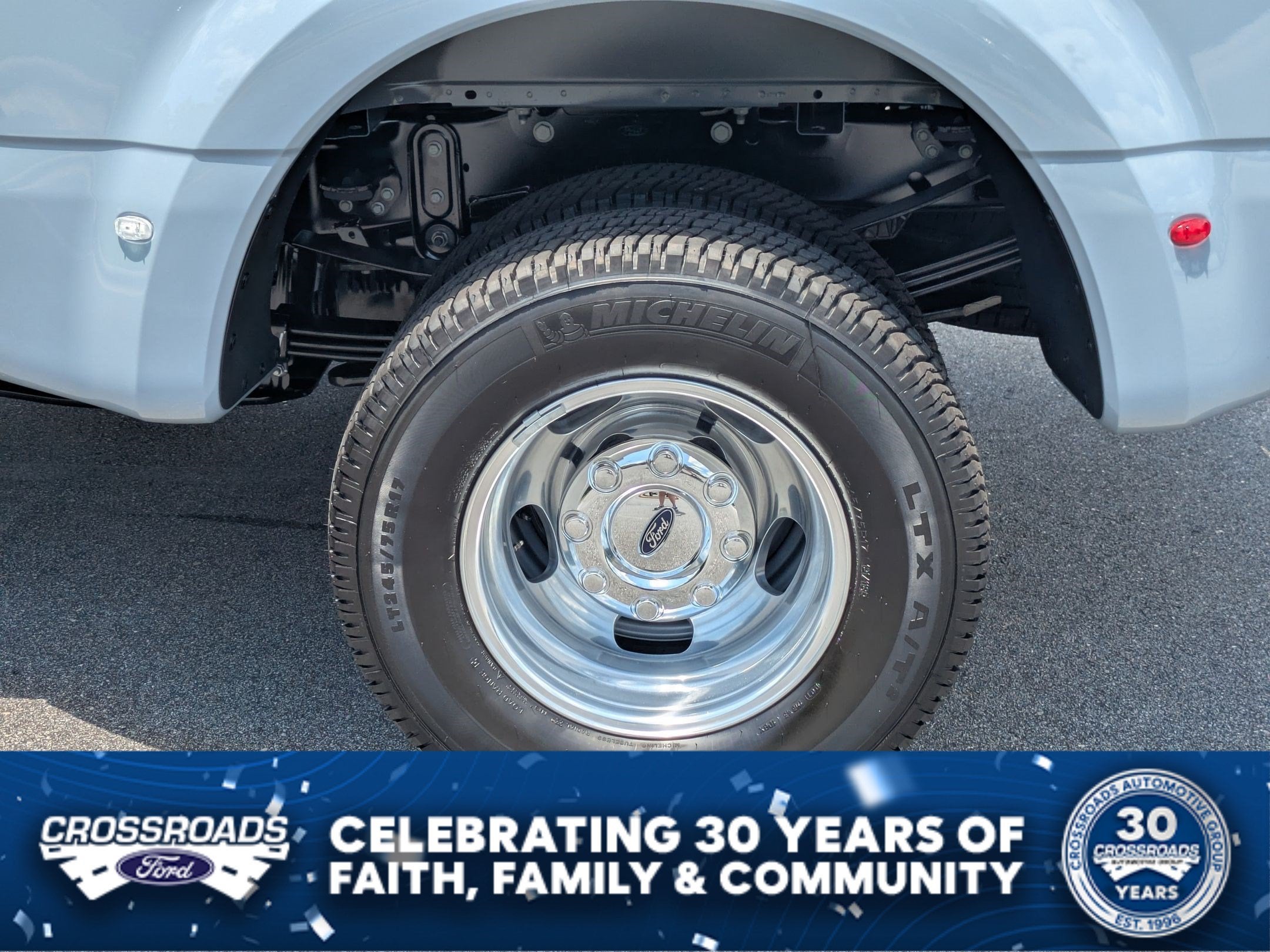2026 Ford Super Duty F-350 DRW LARIAT