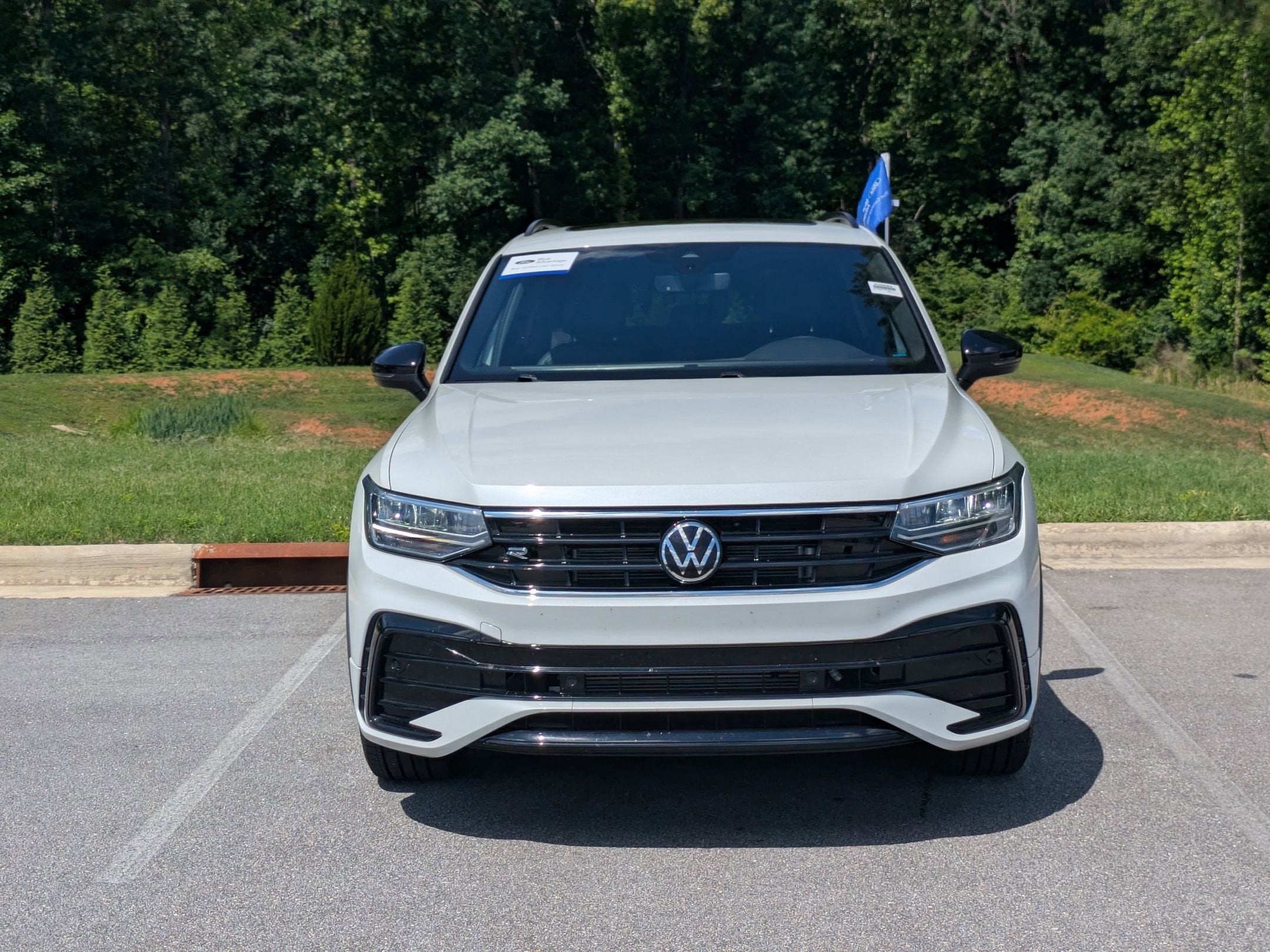 2024 Volkswagen Tiguan SE R-Line Black