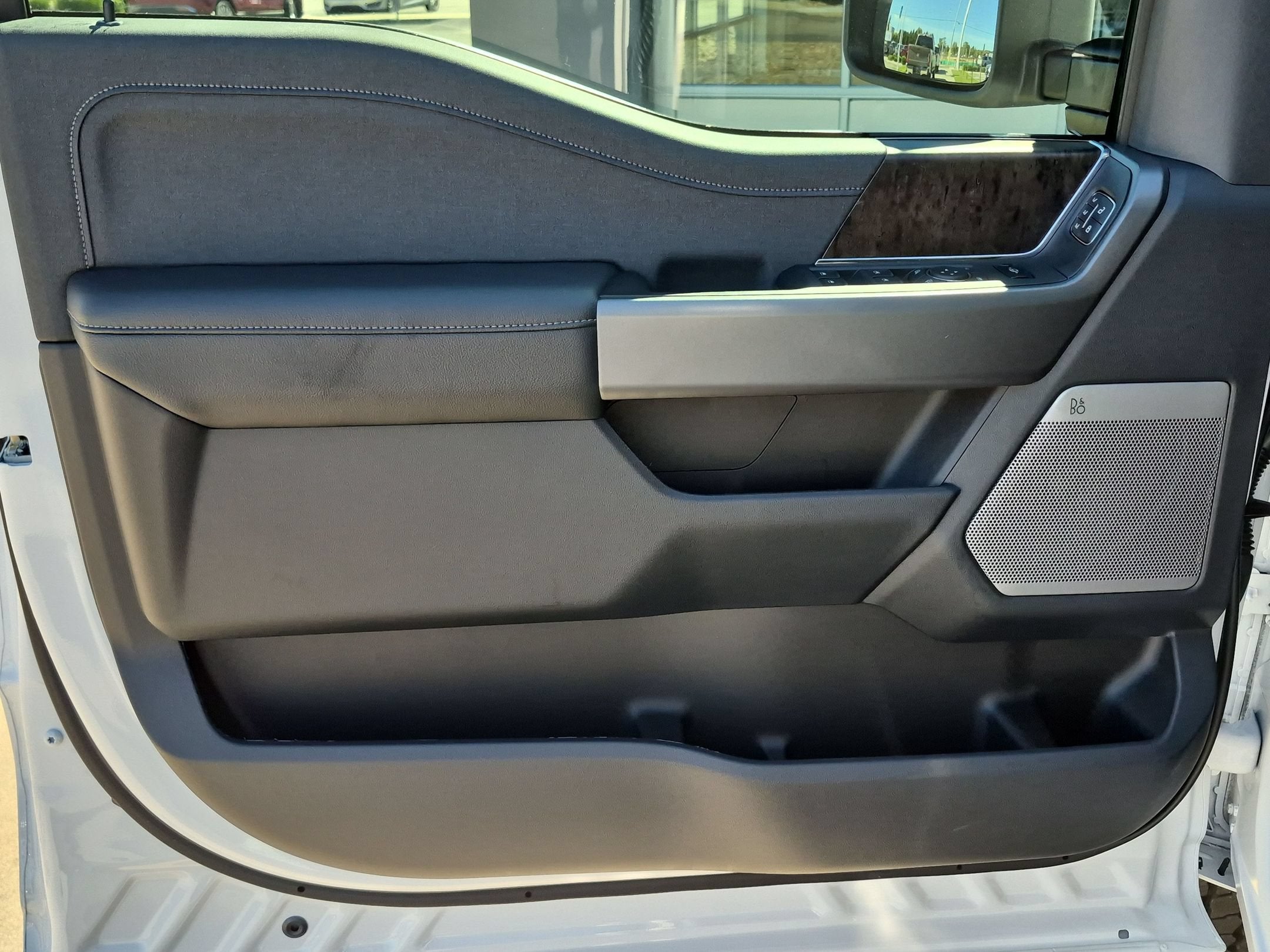 2027 Ford Super Duty F-250 SRW LARIAT