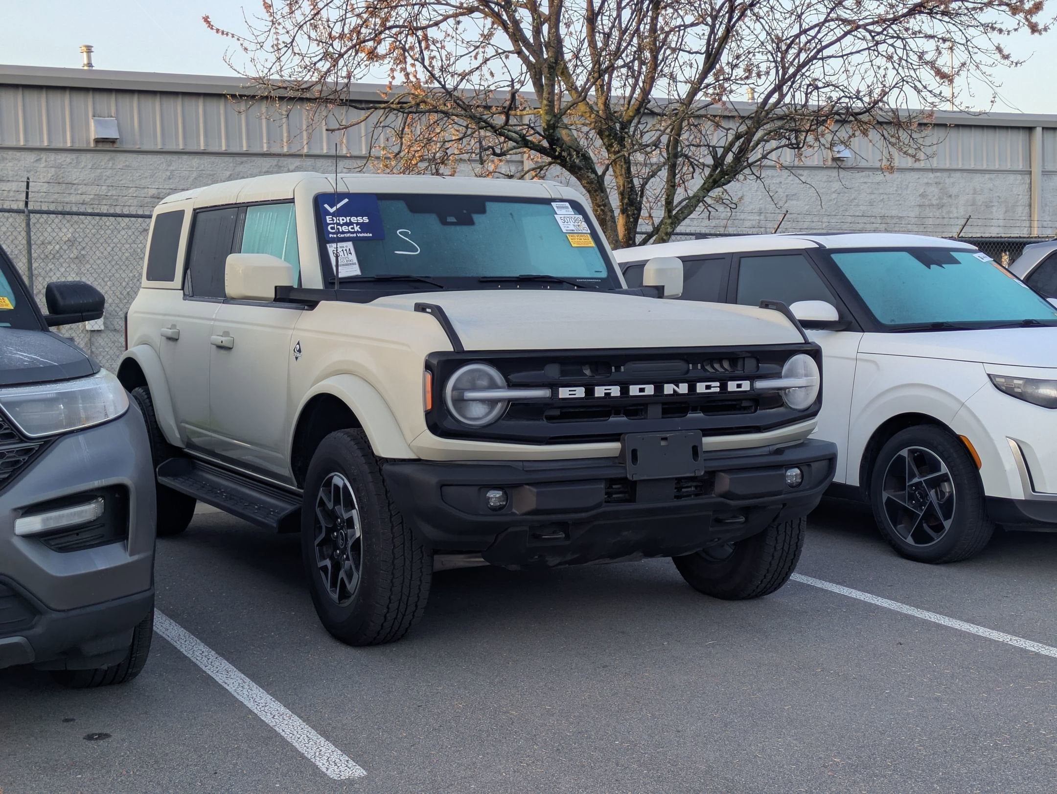 2025 Ford Bronco Outer Banks