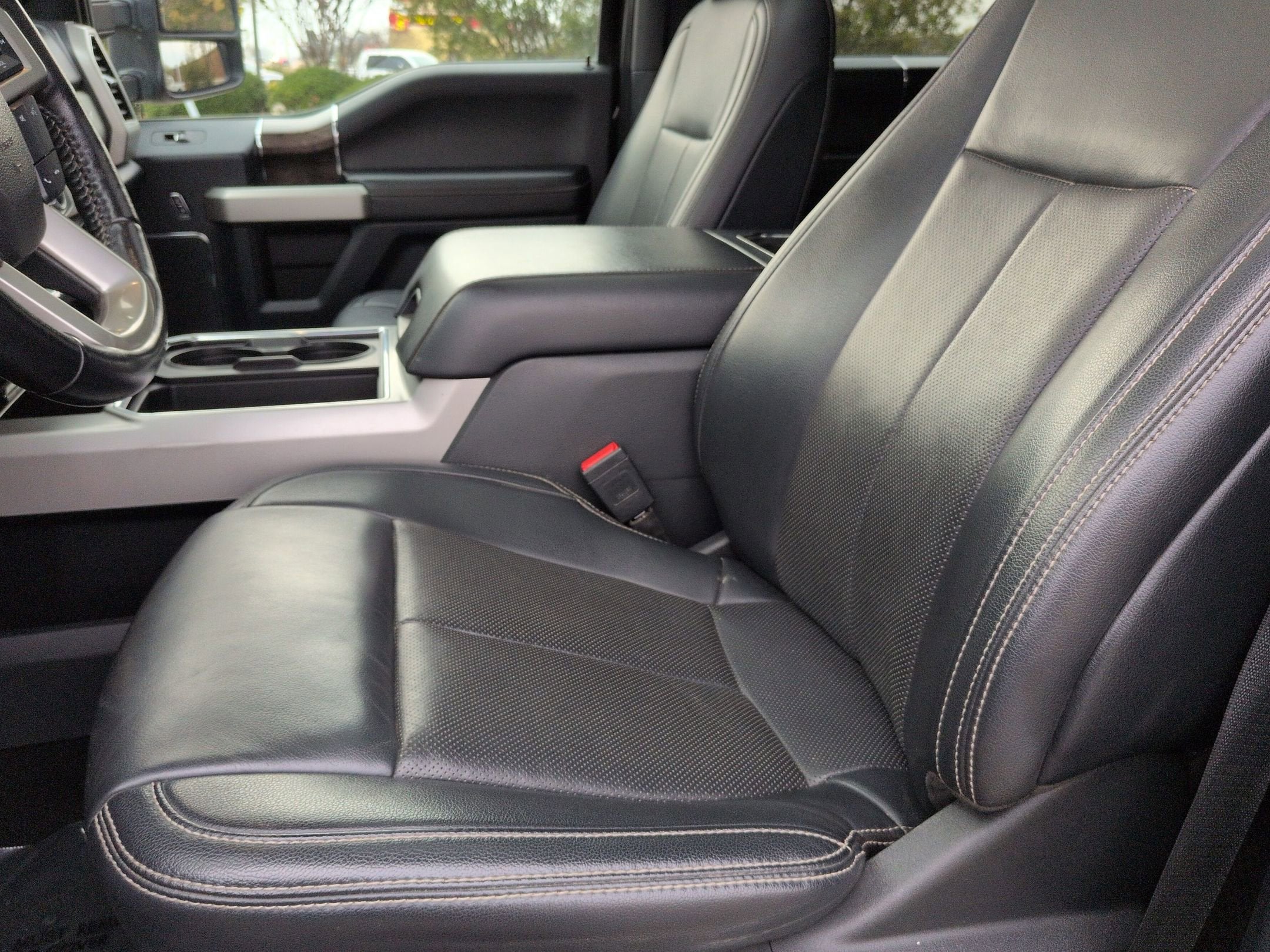 2022 Ford Super Duty F-350 SRW LARIAT