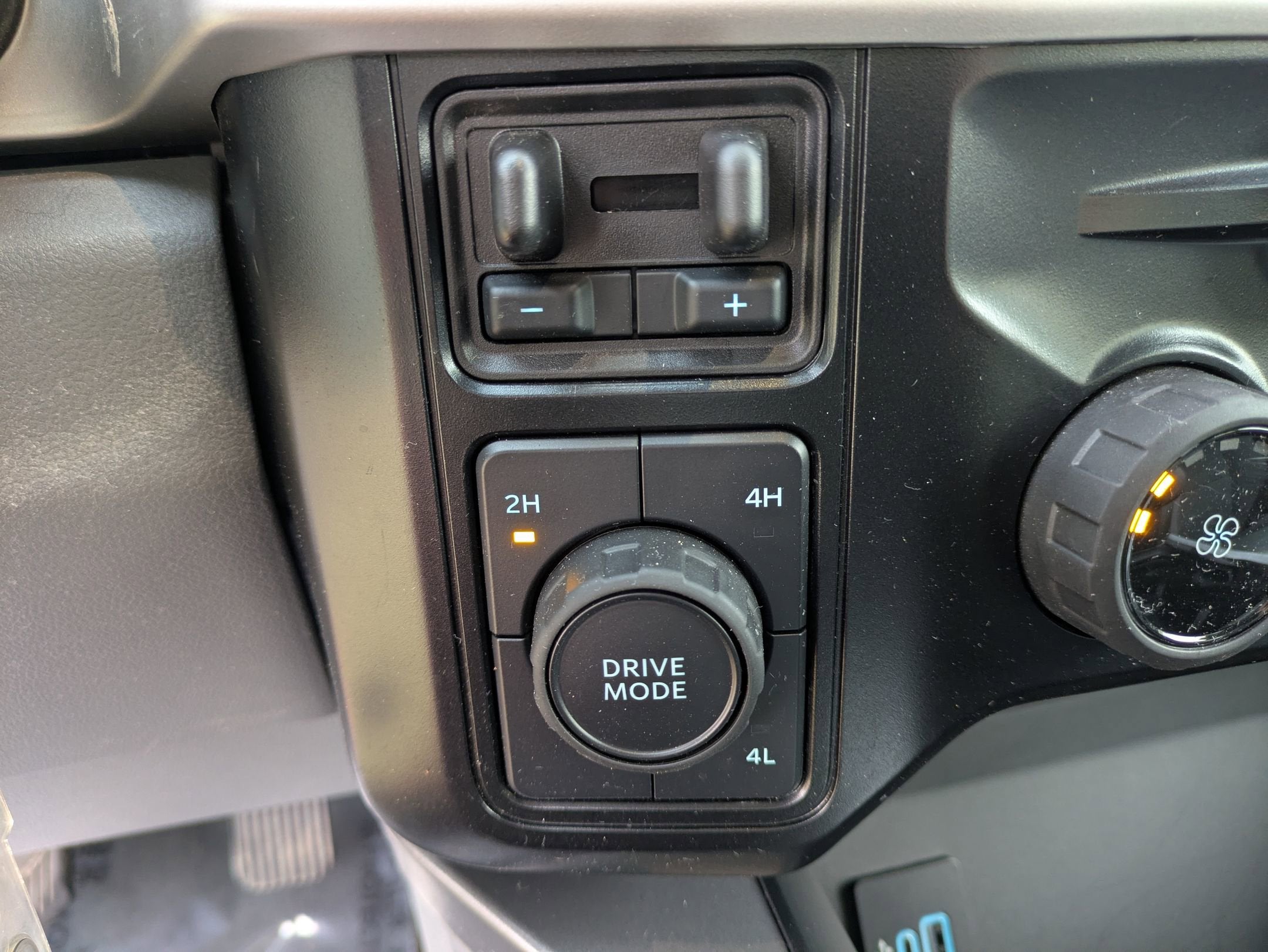 2025 Ford Super Duty F-450 DRW XLT