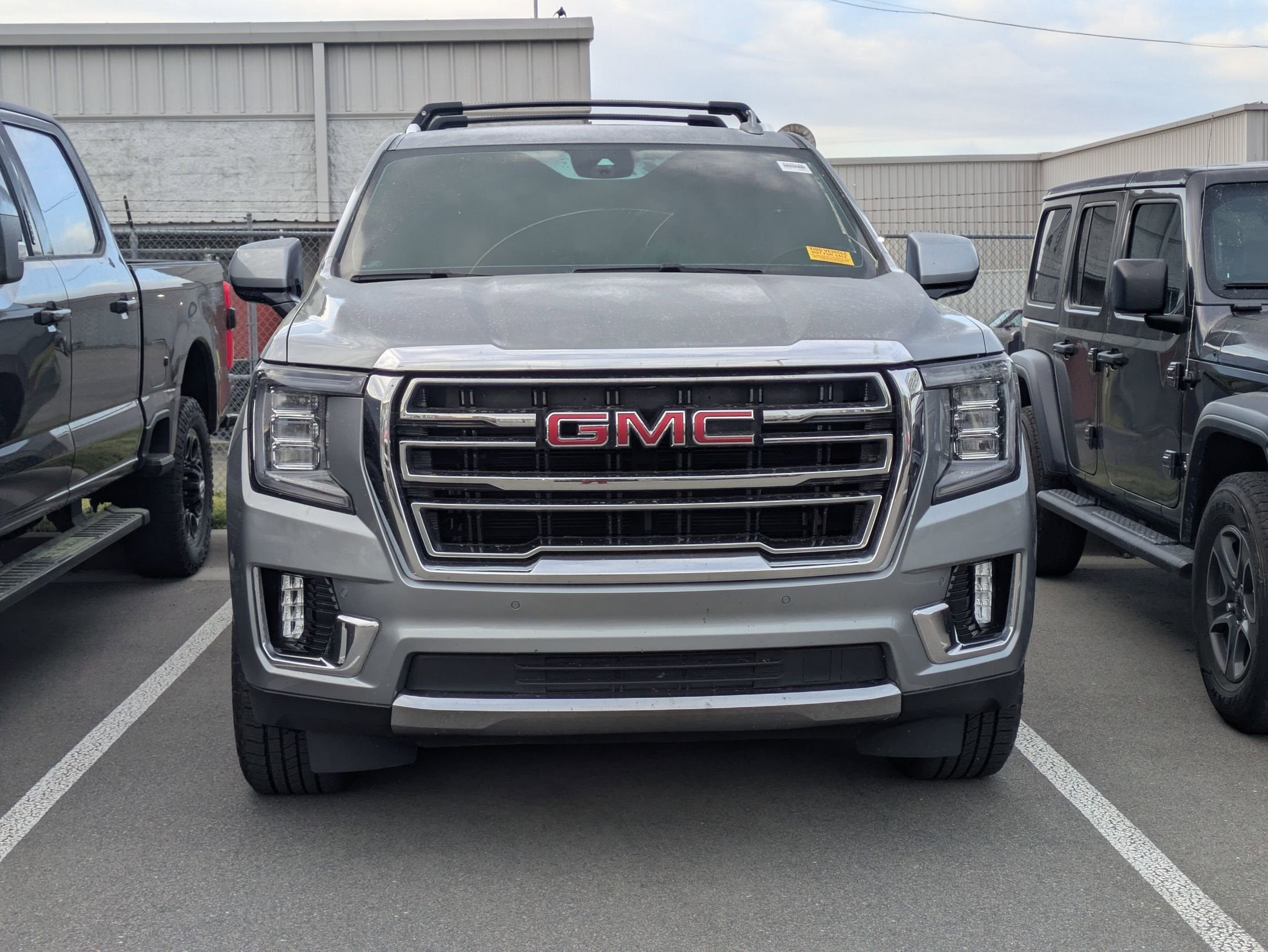 2023 GMC Yukon SLT