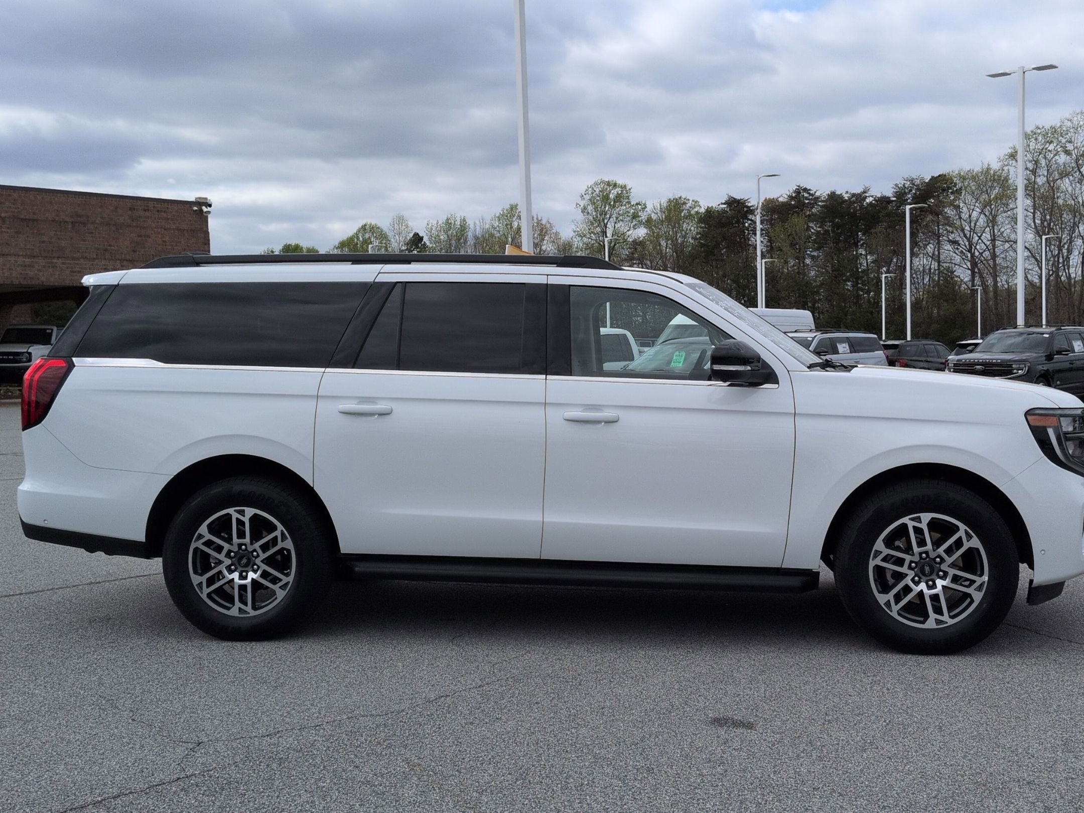 2025 Ford Expedition Max Active