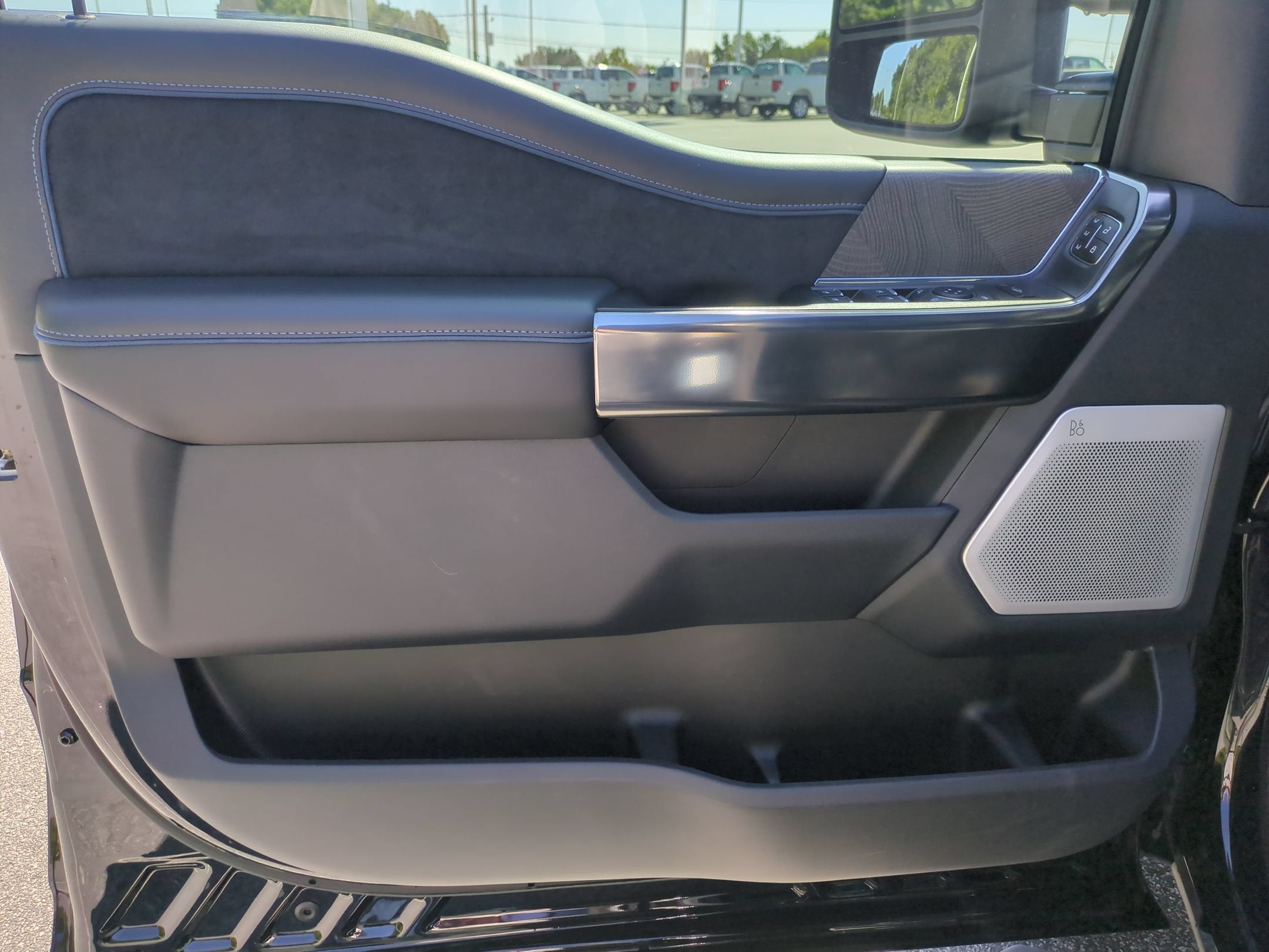 2025 Ford Super Duty F-450 DRW Platinum