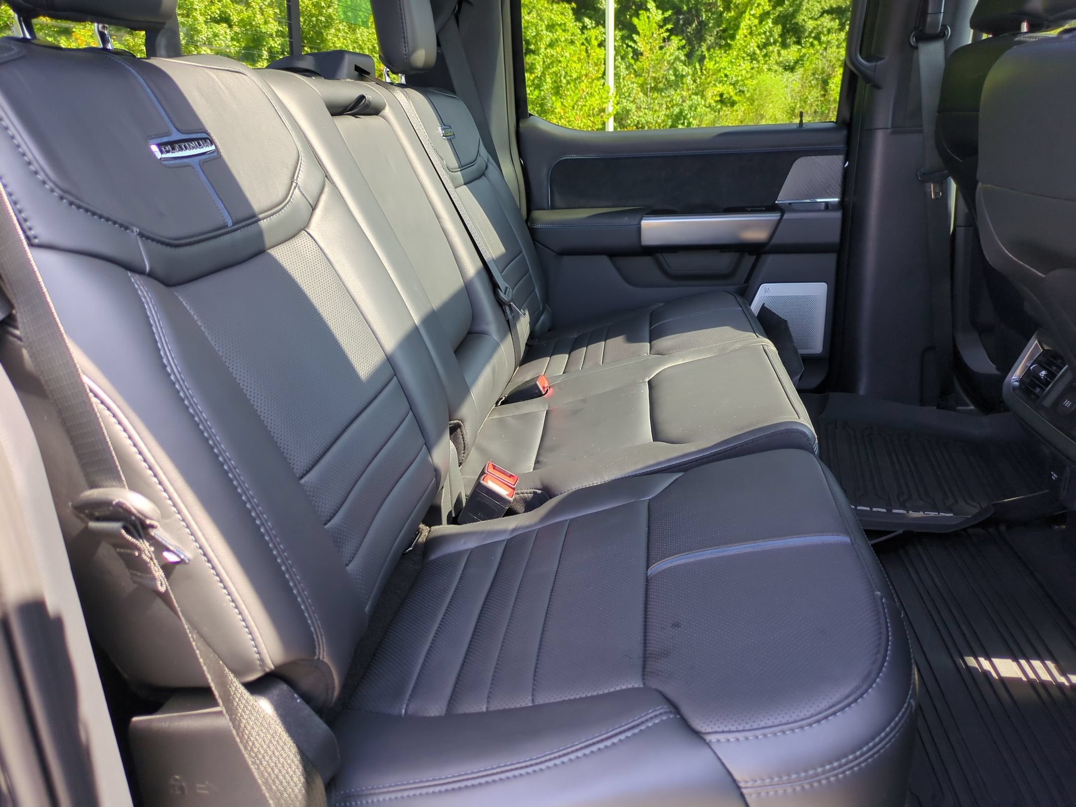 2025 Ford Super Duty F-450 DRW Platinum