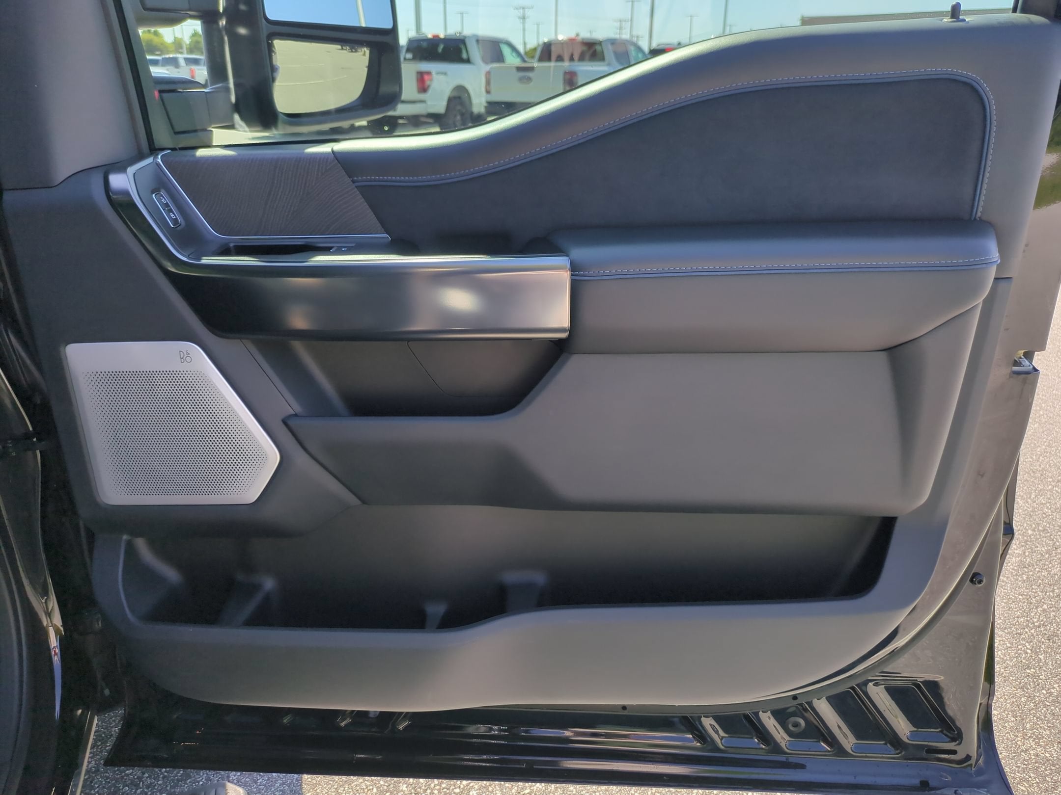 2025 Ford Super Duty F-450 DRW Platinum