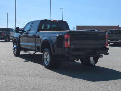 2025 Ford Super Duty F-450 DRW Platinum