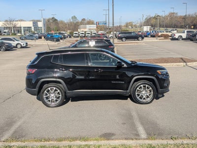 2022 Jeep Compass Latitude Lux