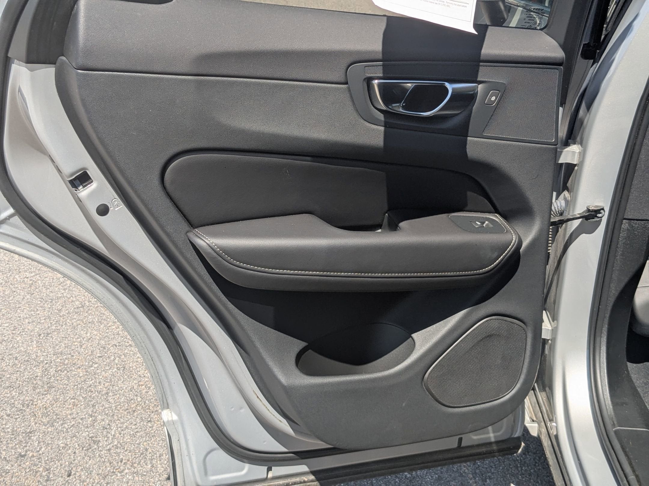 2023 Volvo XC60 Ultimate Bright Theme