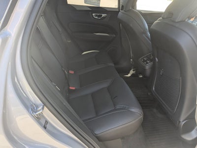 2023 Volvo XC60 Ultimate Bright Theme