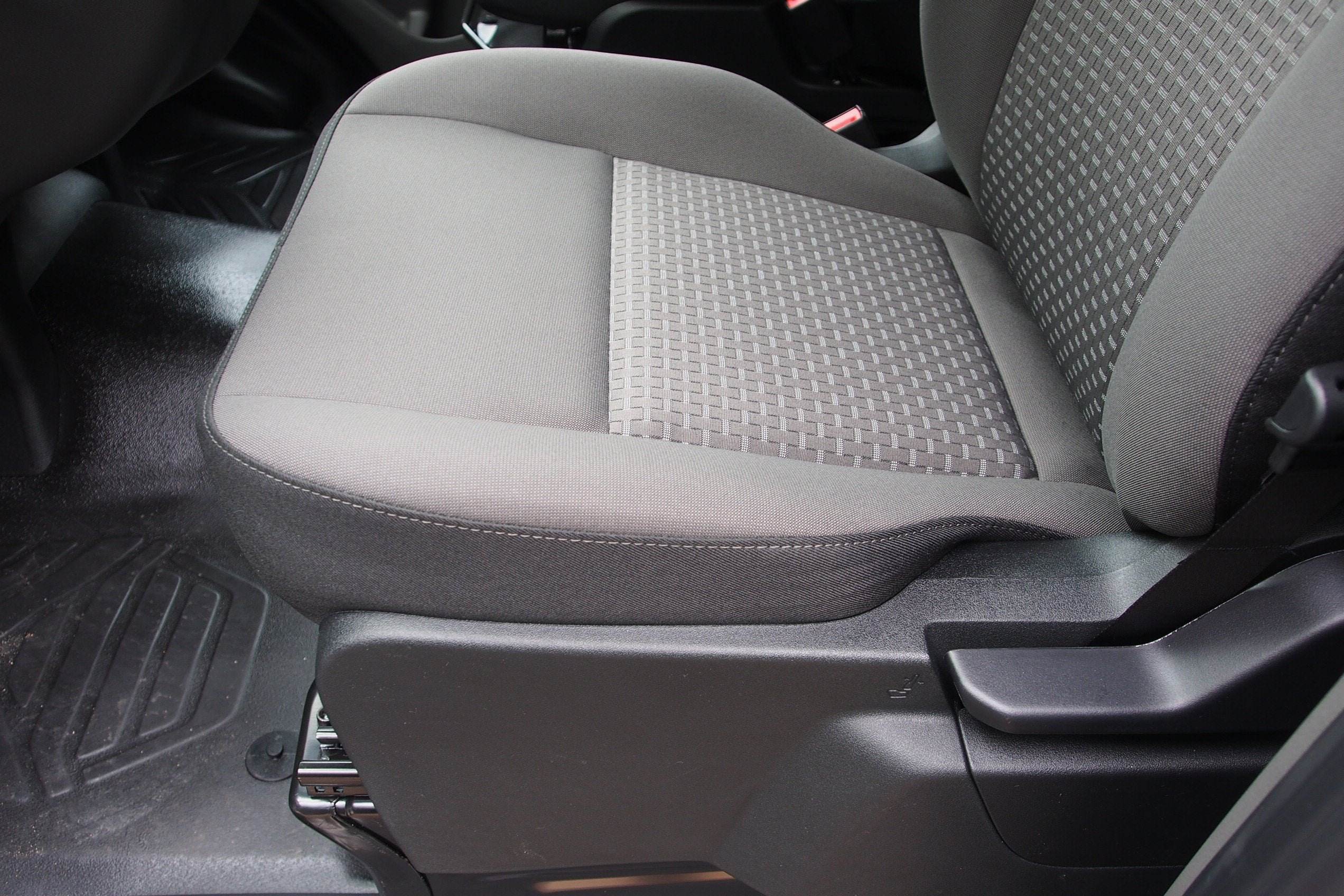 2026 Ford Transit Passenger Wagon XL