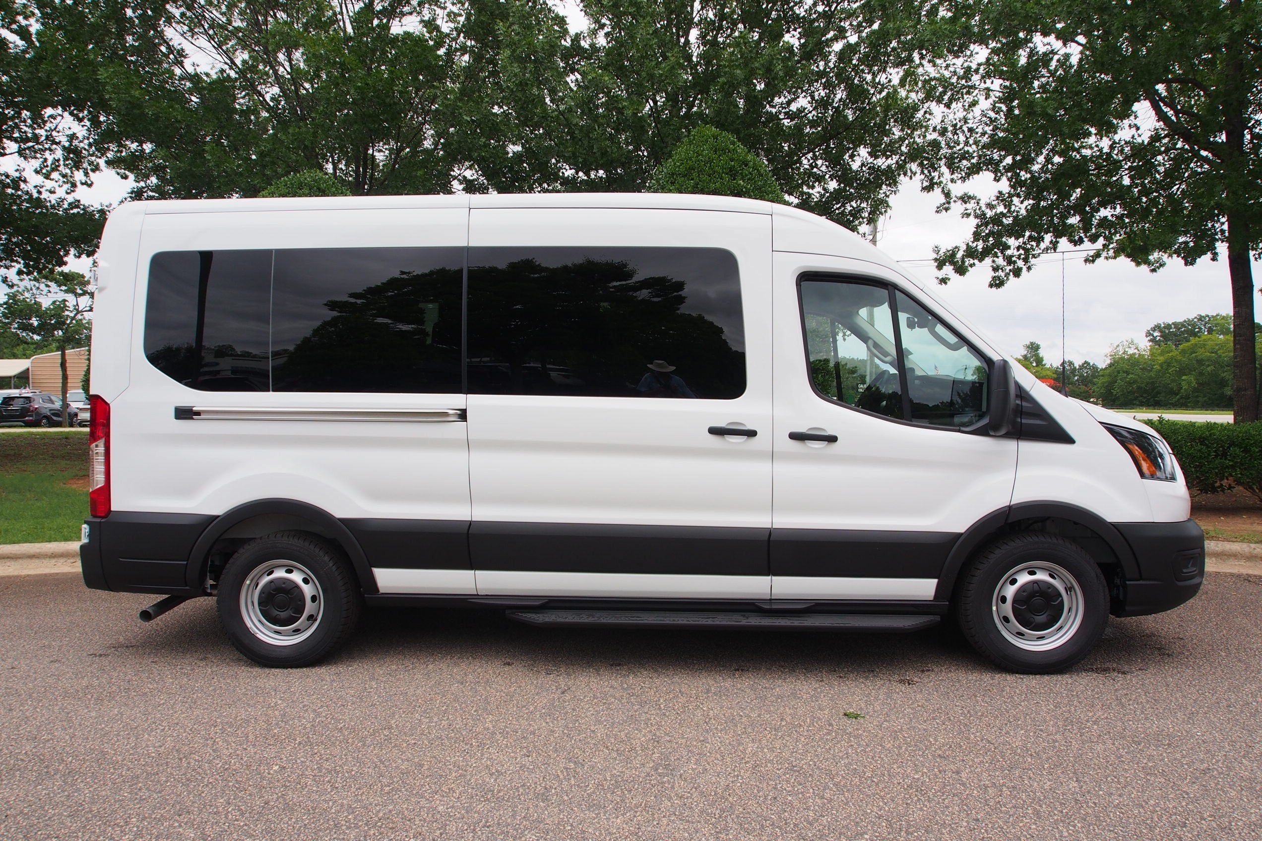 2026 Ford Transit Passenger Wagon XL