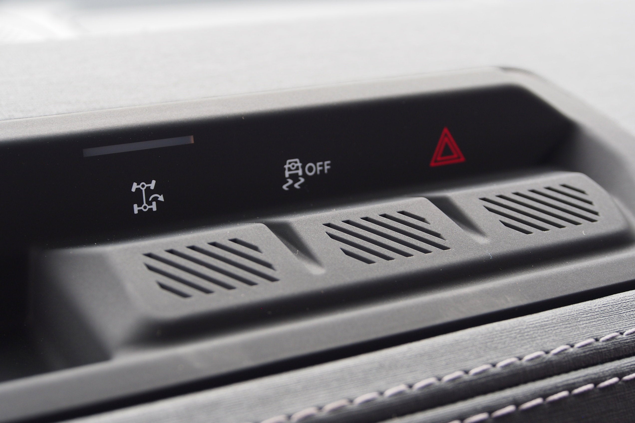 2025 Ford Bronco Outer Banks - Crossroads Courtesy Demo