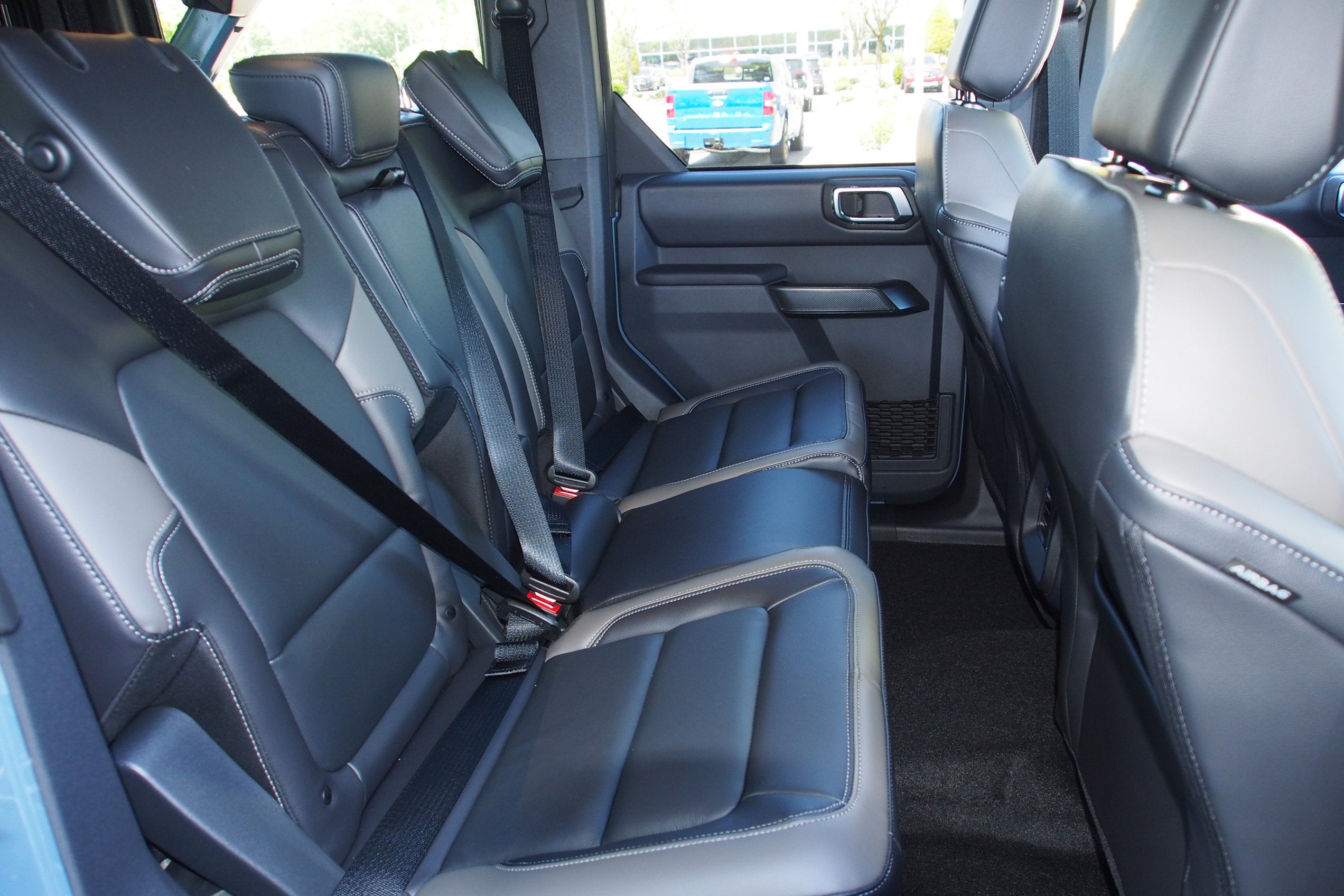 2025 Ford Bronco Outer Banks - Crossroads Courtesy Demo