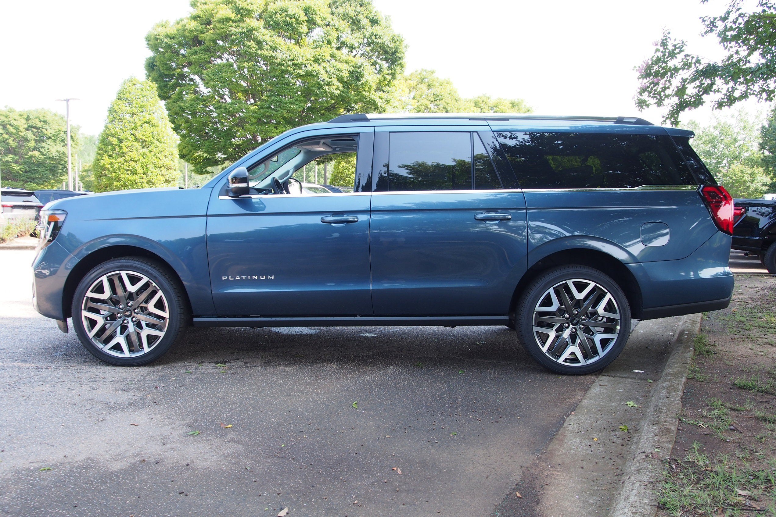 2027 Ford Expedition Max Platinum