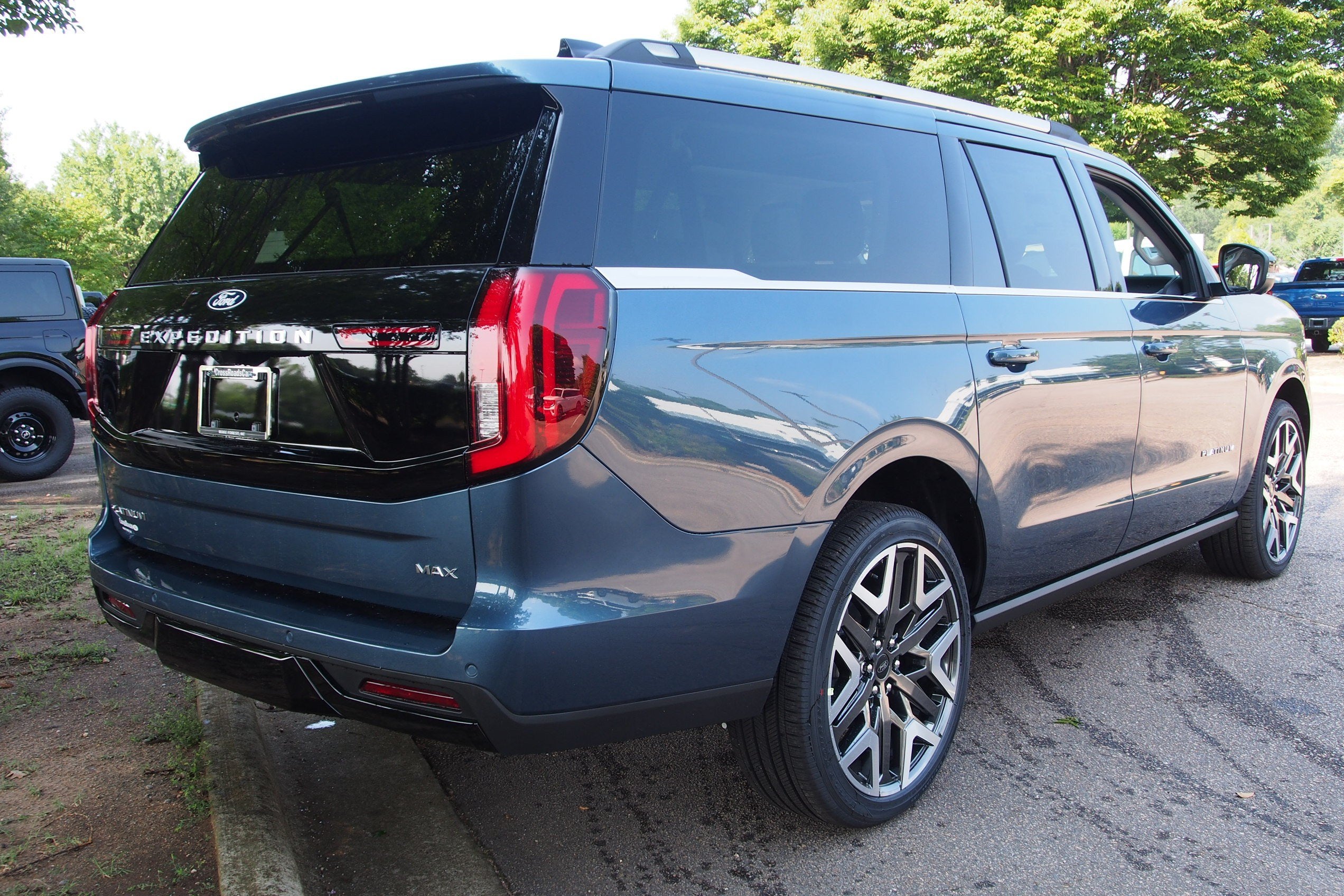 2027 Ford Expedition Max Platinum