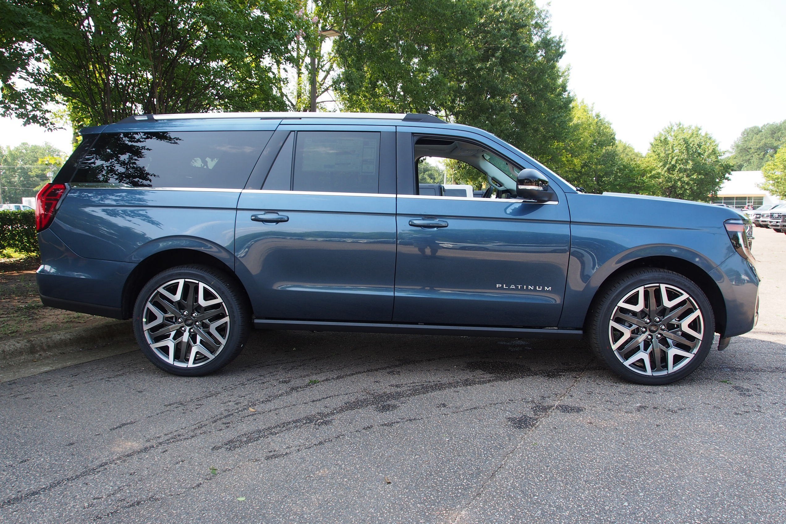 2027 Ford Expedition Max Platinum