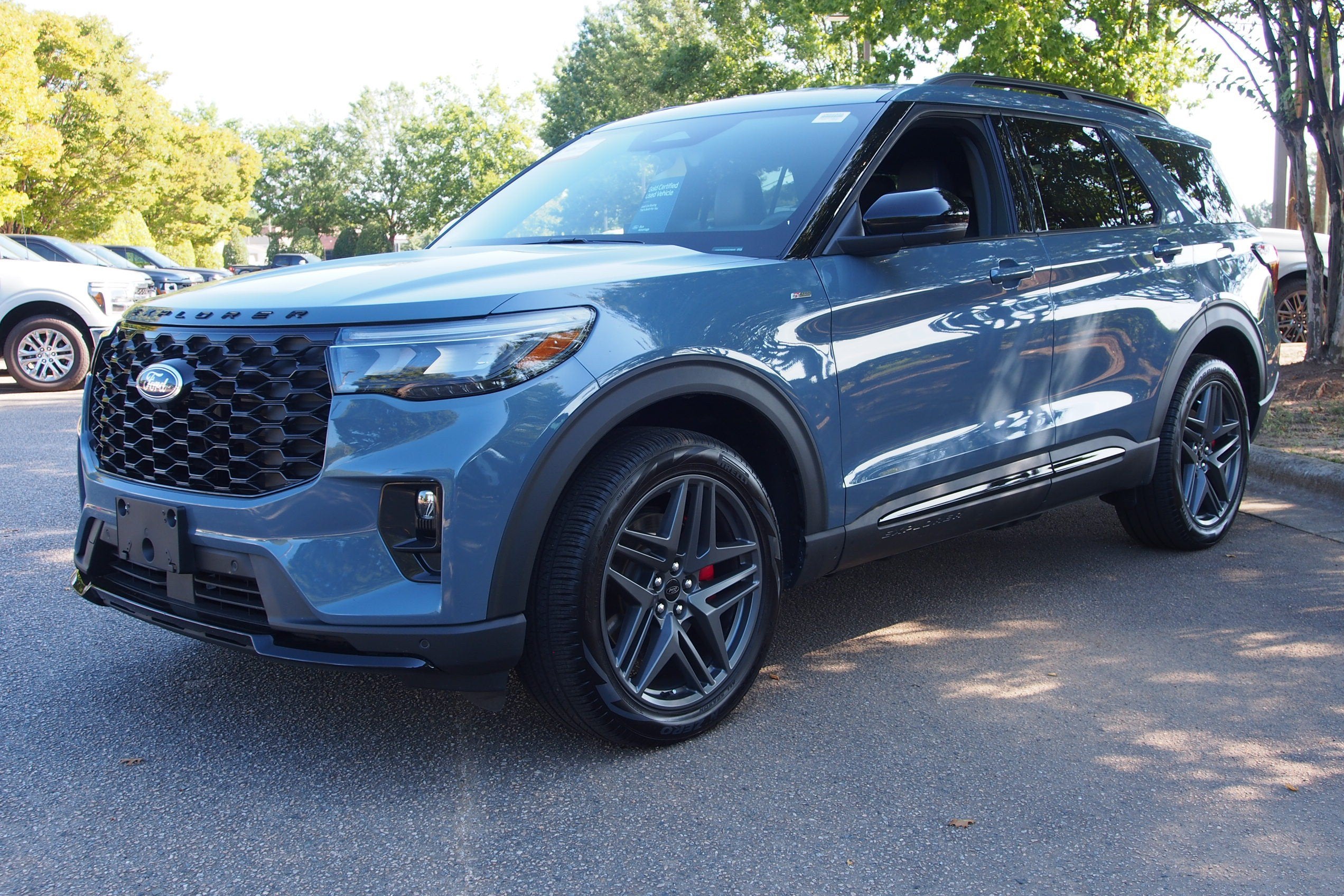 2025 Ford Explorer ST-Line